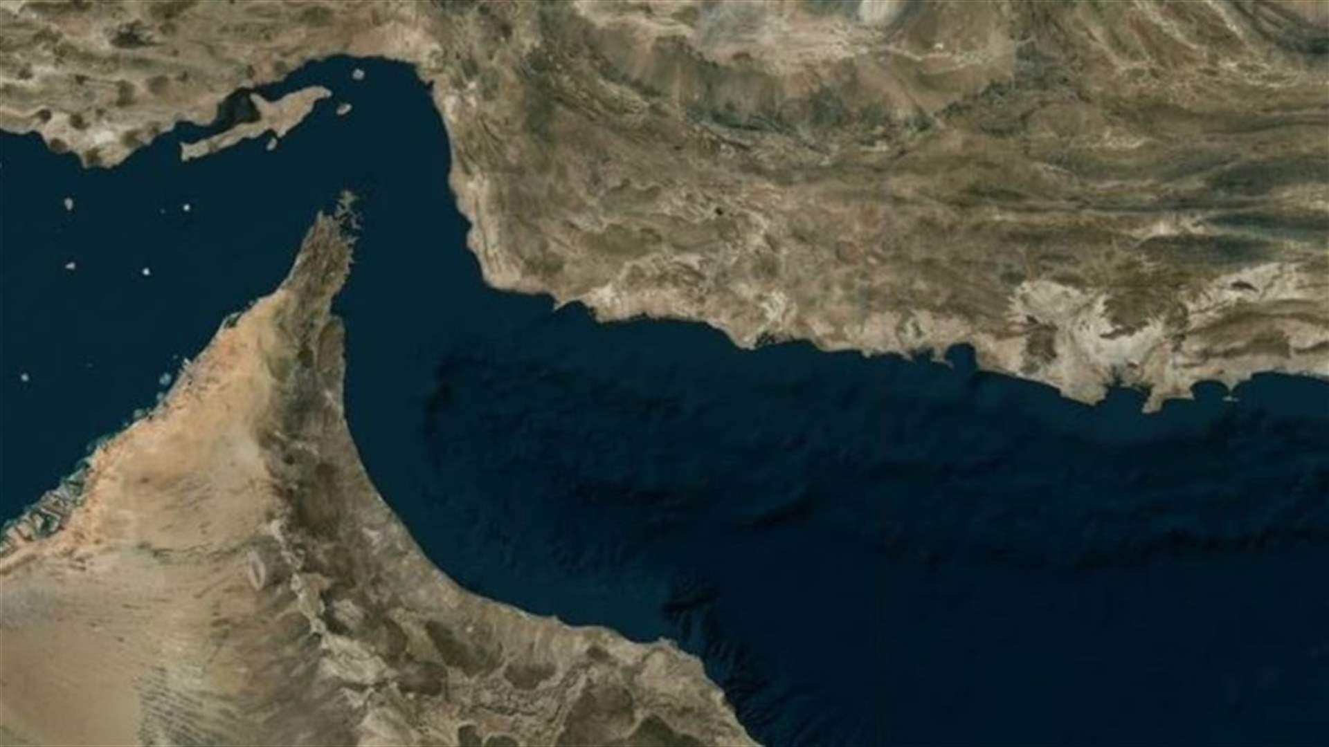 مصادر لرويترز تعلن إخلاء ناقلتي نفط في خليج عمان... اليكم التفاصيل