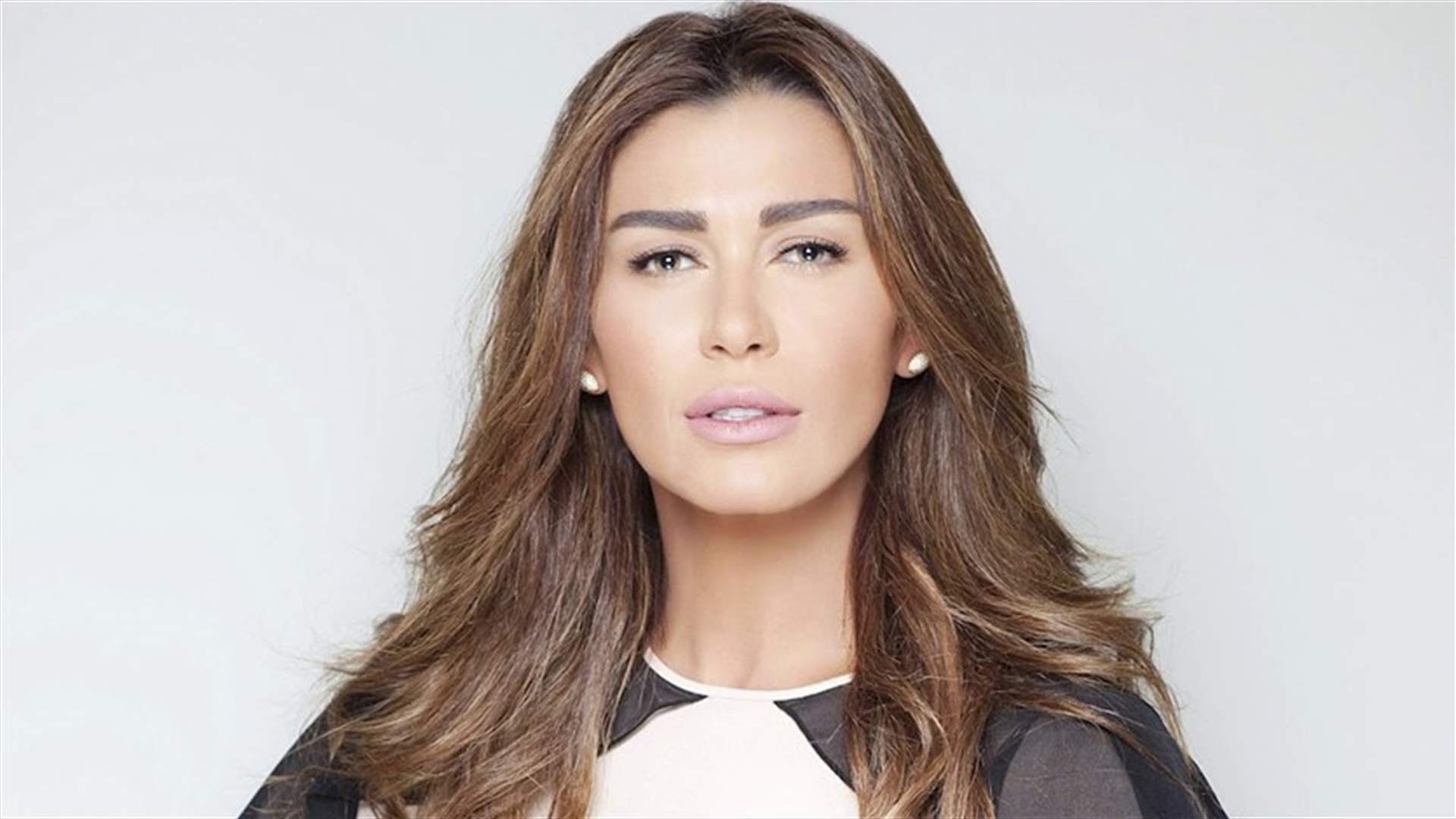 نادين الراسي تعرّضت لوعكة صحيّة وإبنها الطبيب يسعفها
