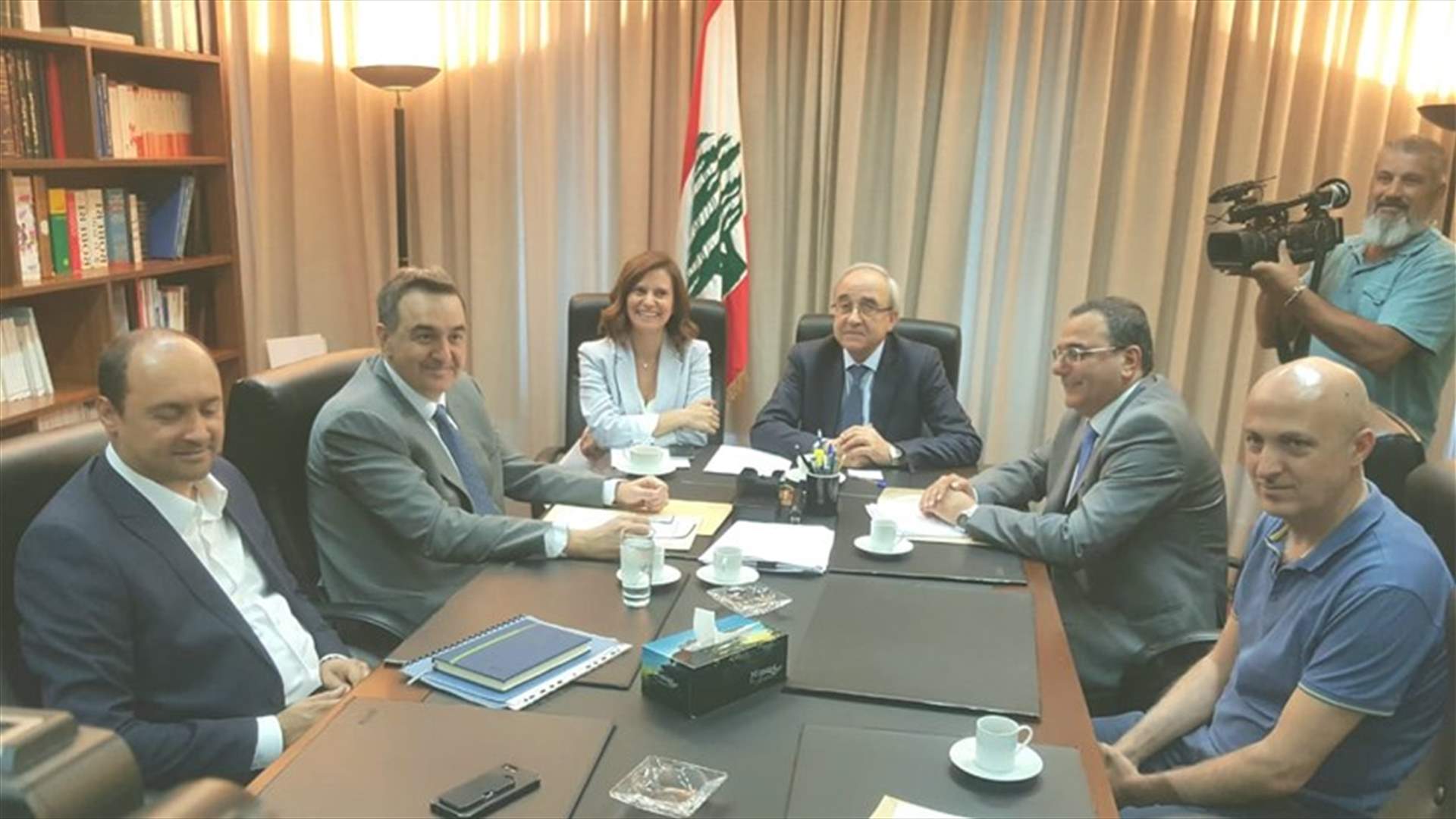 اجتماع بين وزيري العدل والطاقة: لتفعيل حملة ازالة التعديات على شبكة الكهرباء