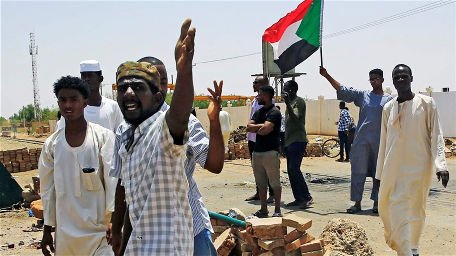 المجلس العسكري السوداني يعترف بأنّه أمر بفضّ الاعتصام
