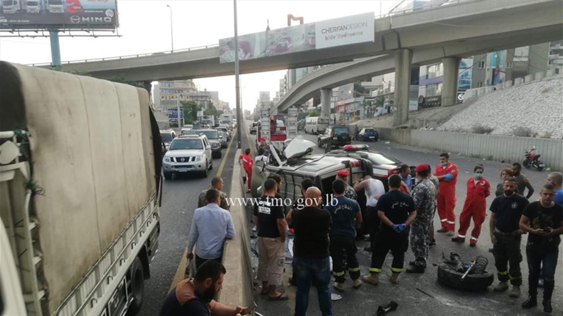 قتيلة بحادث مروّع على اوتوستراد يسوع الملك (صور وفيديو)