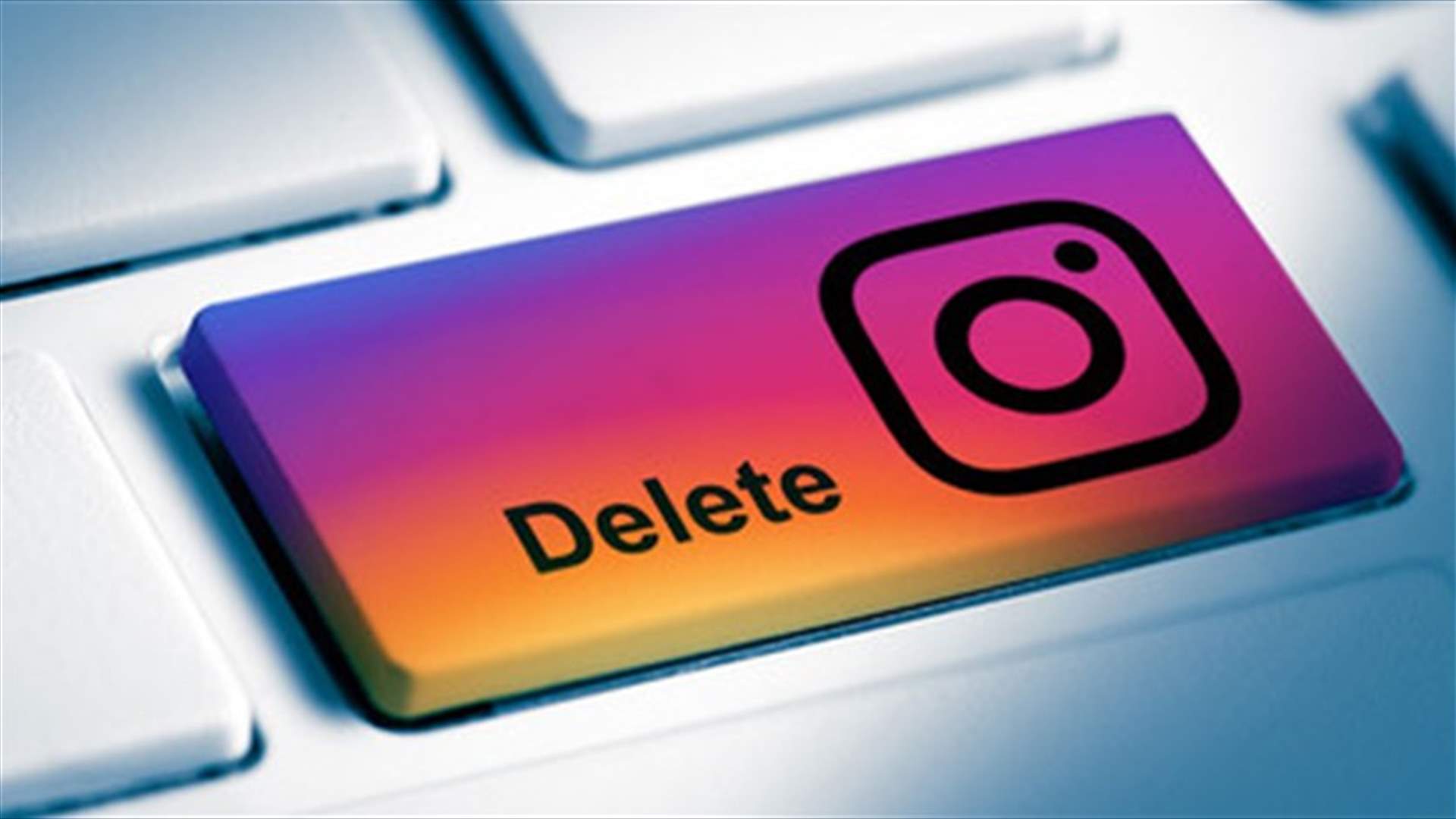 أشهر نجمات انستغرام تحذف التطبيق عن هاتفها!