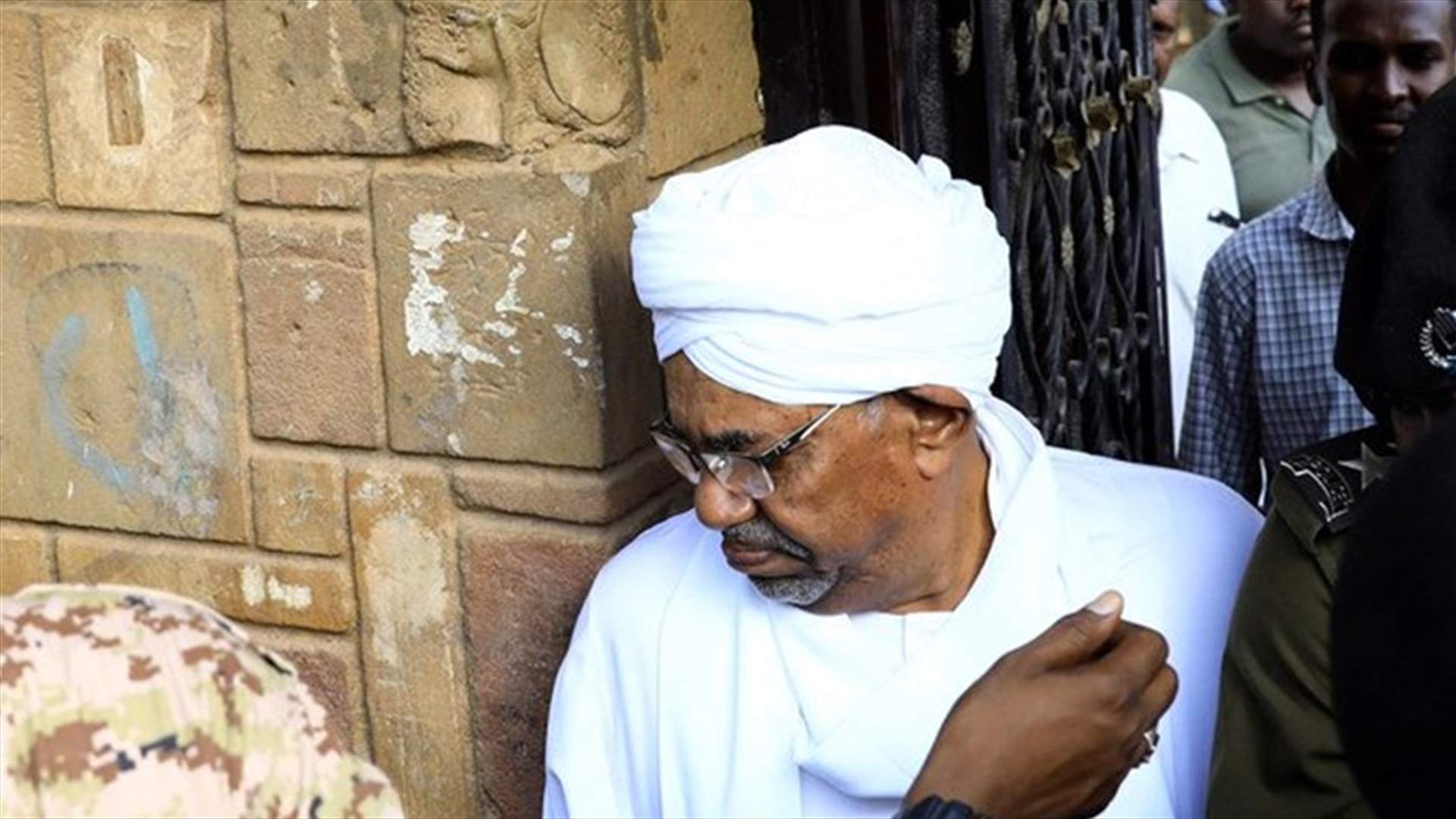 Sudan's Bashir charged with corruption, in 1st appearance since April