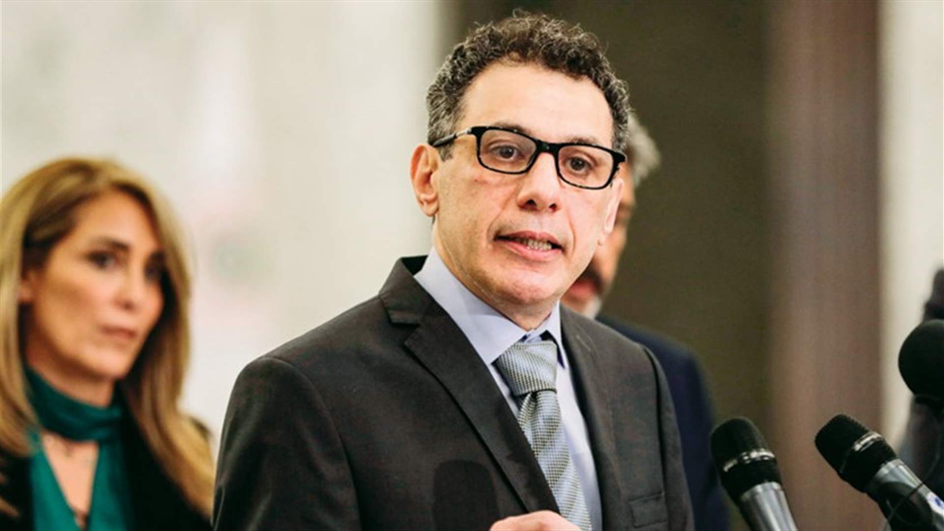 مساعدة روحاني تنتقد مجددا اتهام نزار زكا بالتجسس