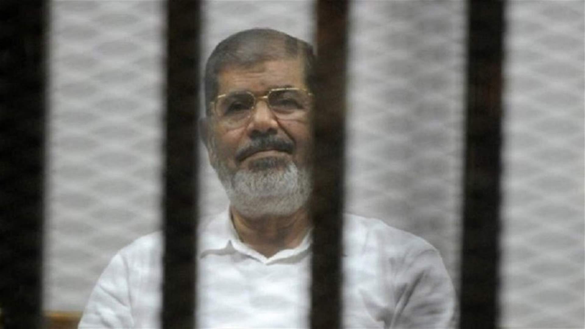 النيابة المصرية: مرسي سقط في القفص داخل المحكمة...