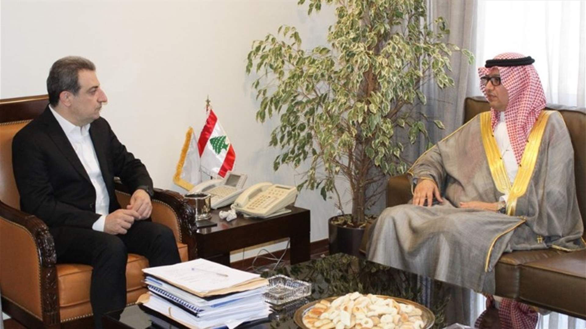 أبو فاعور عرض مع بخاري العلاقات الثنائية بين لبنان والسعودية