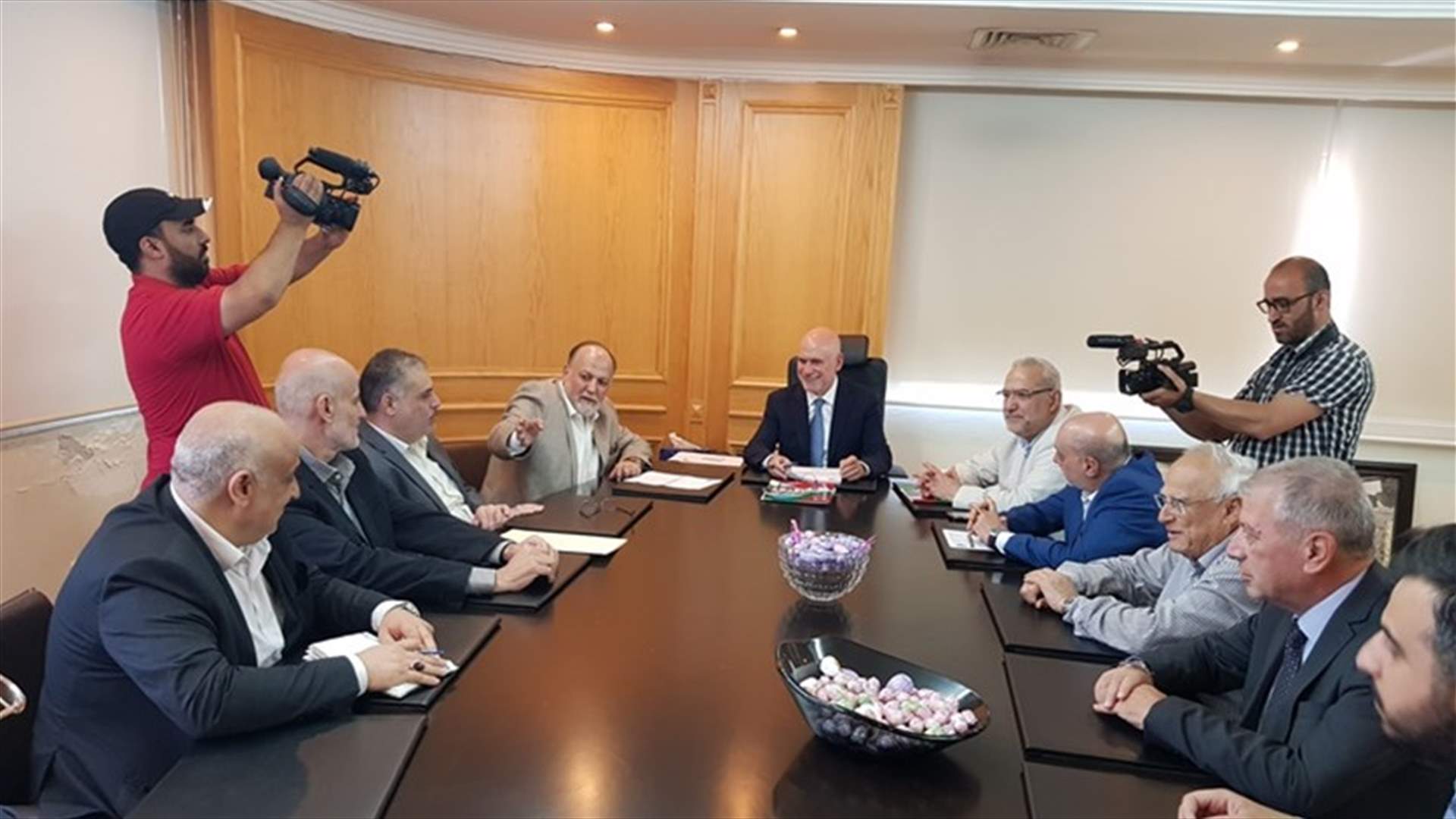 فنيانوس تابع أوضاع الضاحية الجنوبية مع عمار وقماطي ورؤساء البلديات