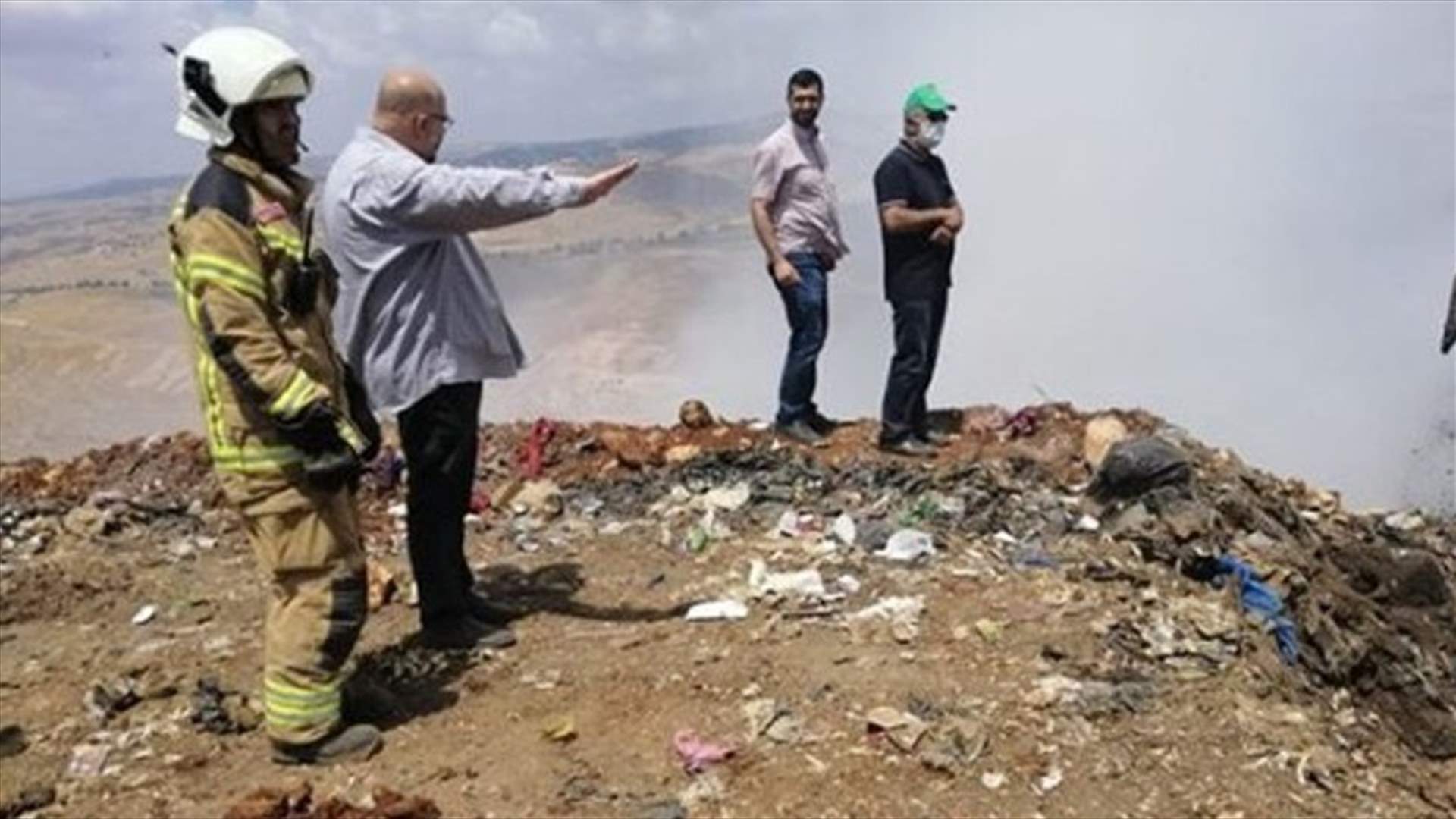 إخماد الحريق في مكب النفايات التابع لبلدة شقرا