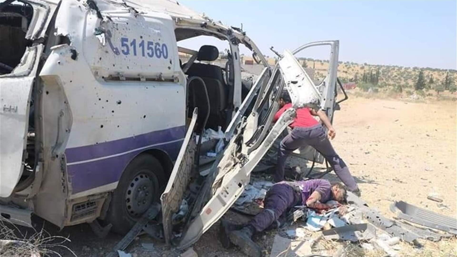 مقتل 14 مدنياً بينهم مسعفان جراء غارات سورية على إدلب