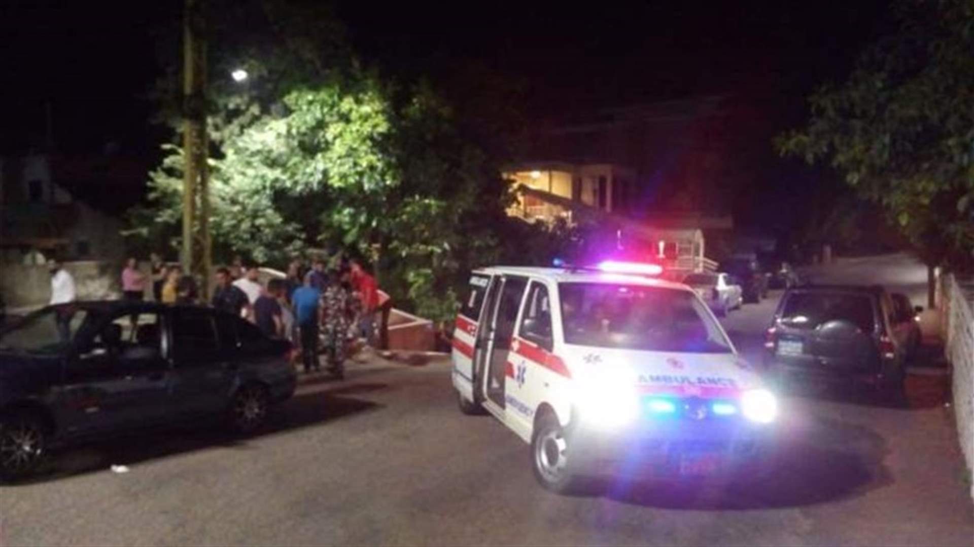 جريح في حادث سير على طريق عشقوت