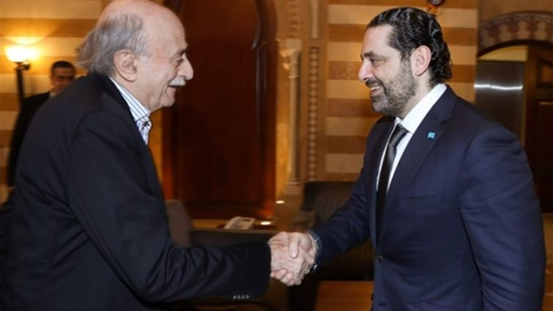 بري يتوسط بين الحريري وجنبلاط... وساطة لن تكون مجرّد هدنة (الجمهورية)