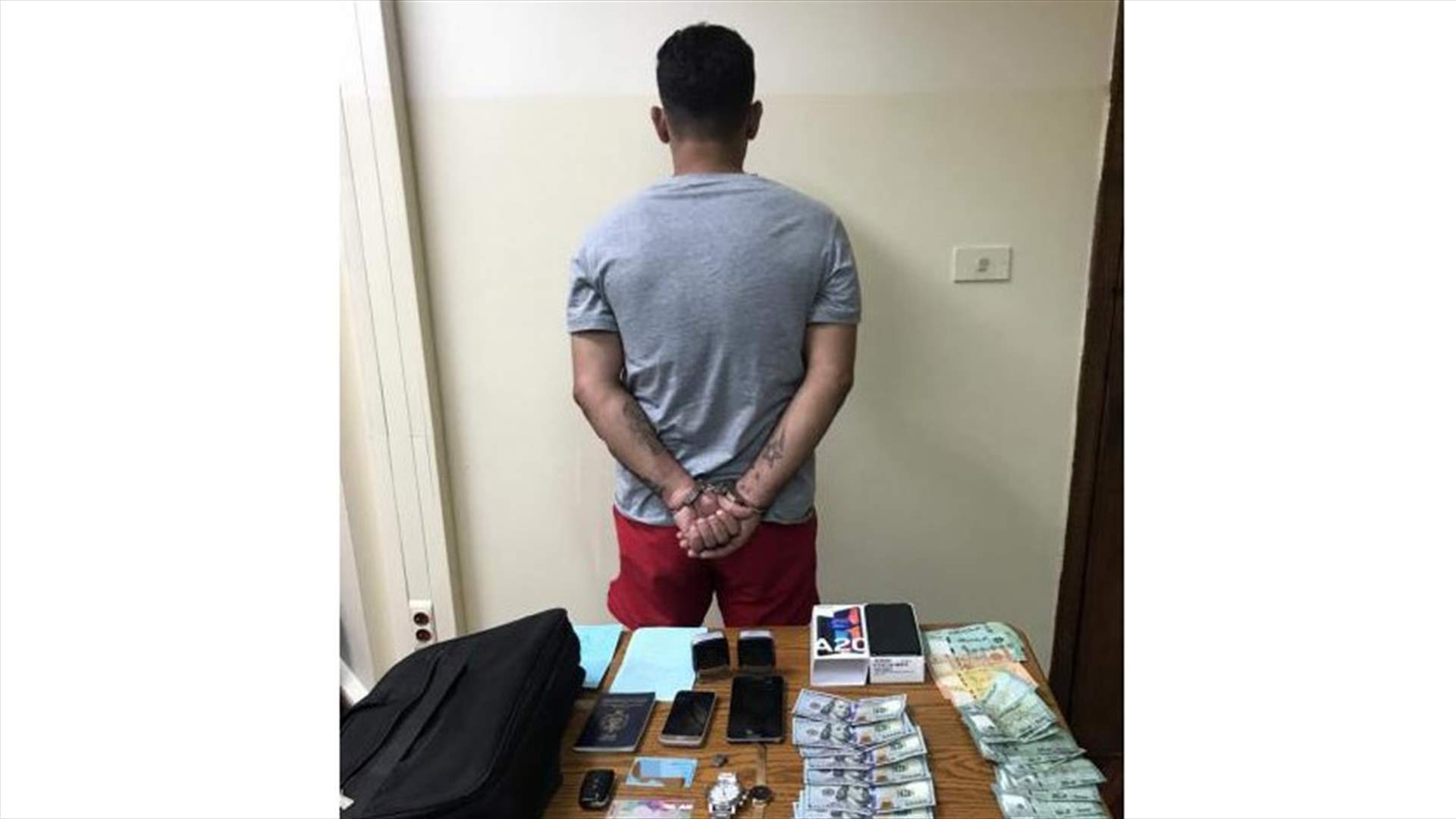 حضر الى لبنان للعمل وفي اليوم التالي امتهن السرقة... أردني في قبضة "المعلومات" (صورة)