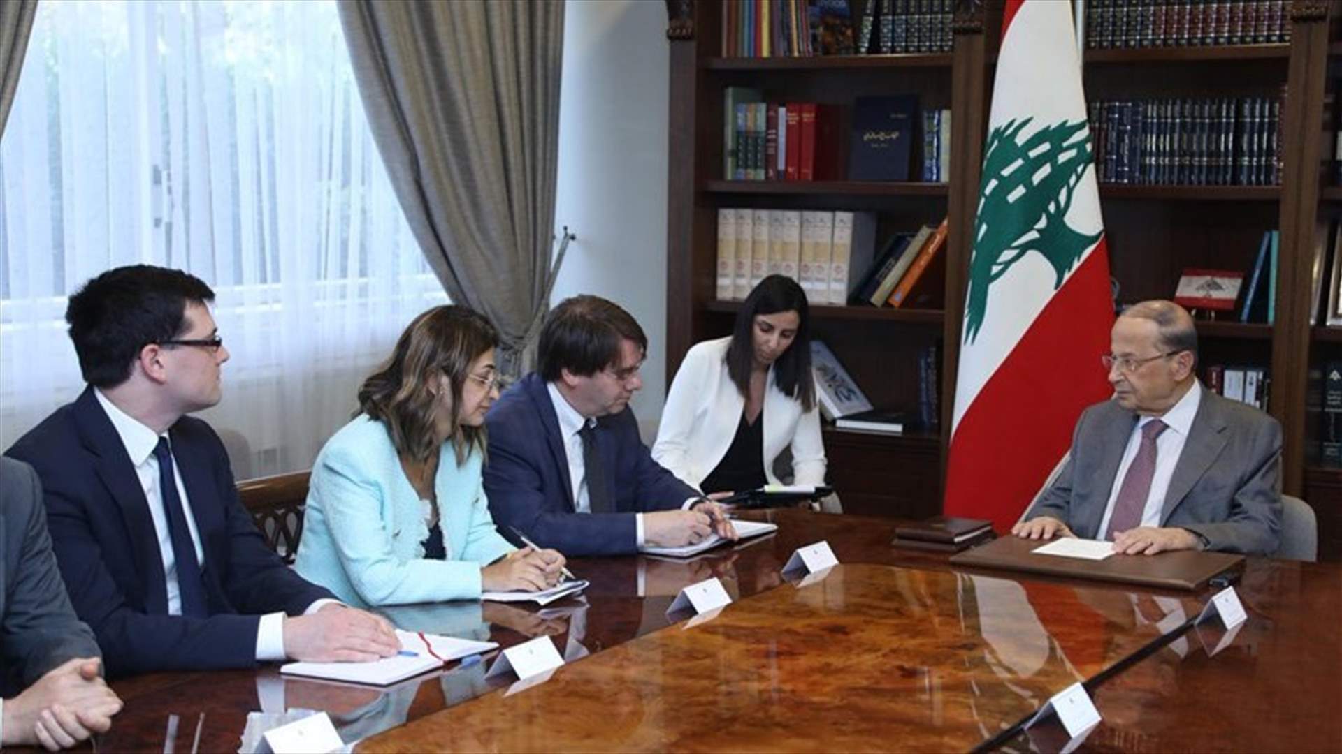 Aoun meets with IMF delegation, discusses economic reforms