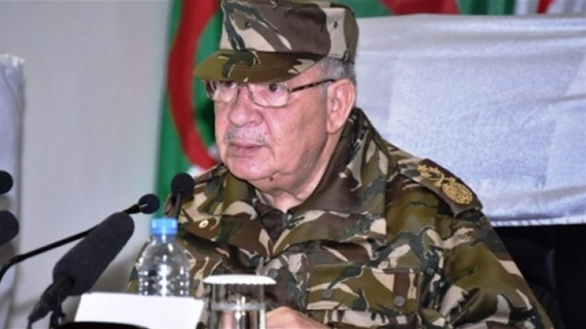 الفريق قايد صالح يدعو الجزائريين إلى "تفهّم" قرارات الجيش