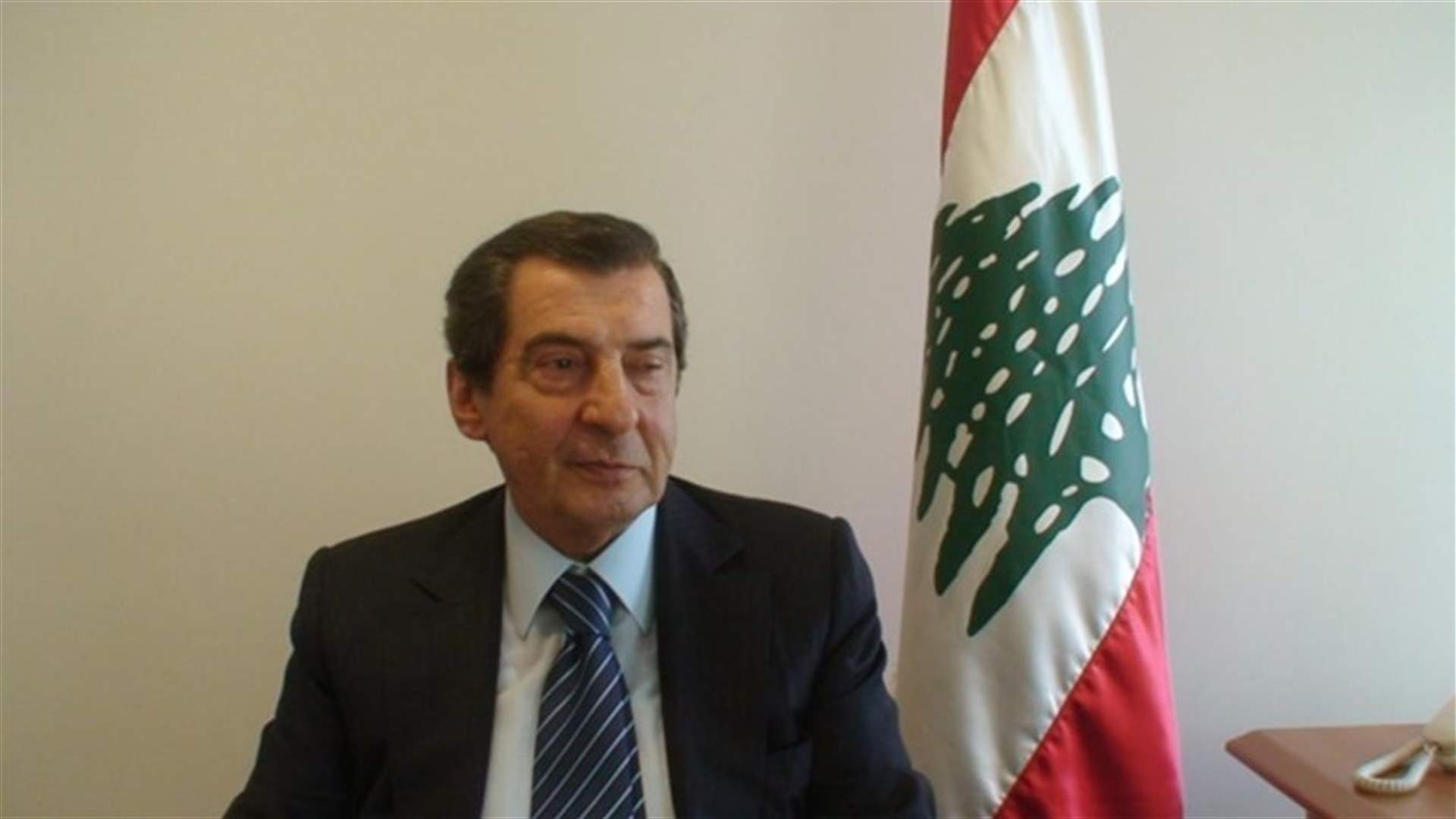 الفرزلي: ما تفضّل به ارسلان حول التوقيفات والاستهدافات عارٍ من الصحة... والغريب يرد
