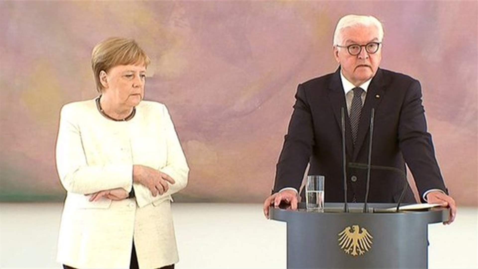 Germany&#39;s Merkel seen shaking for second time this month-[VIDEO]