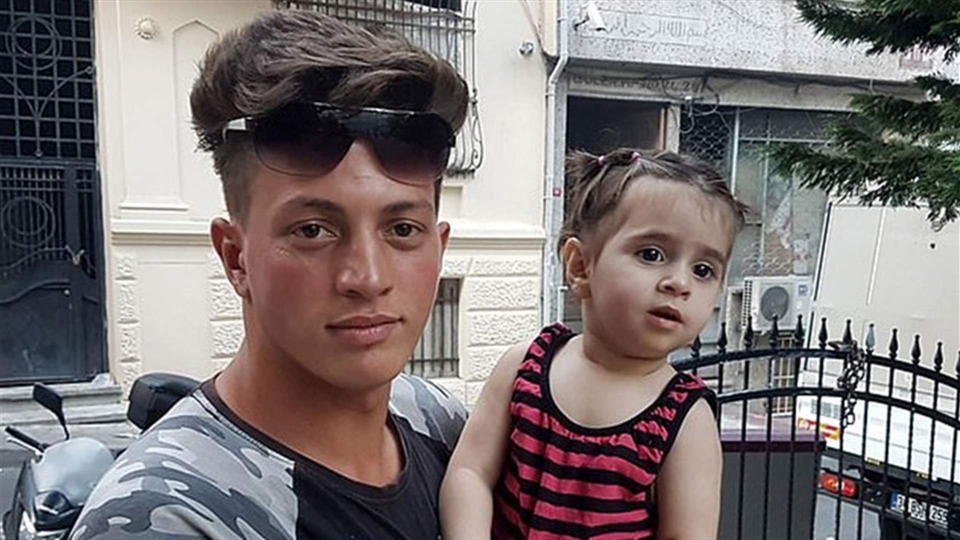 مراهق أنقذ حياة طفلة سورية في تركيا... شاهدوا ماذا فعل أثناء سقوطها من النافذة!