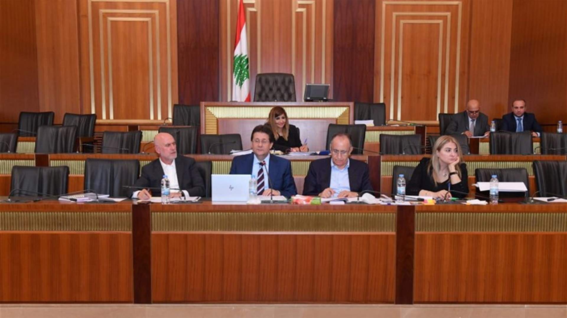 لجنة المال أقرت اعتمادات الأشغال وطلبت تفاصيل وتوزيع اعتمادات الطرق الدولية