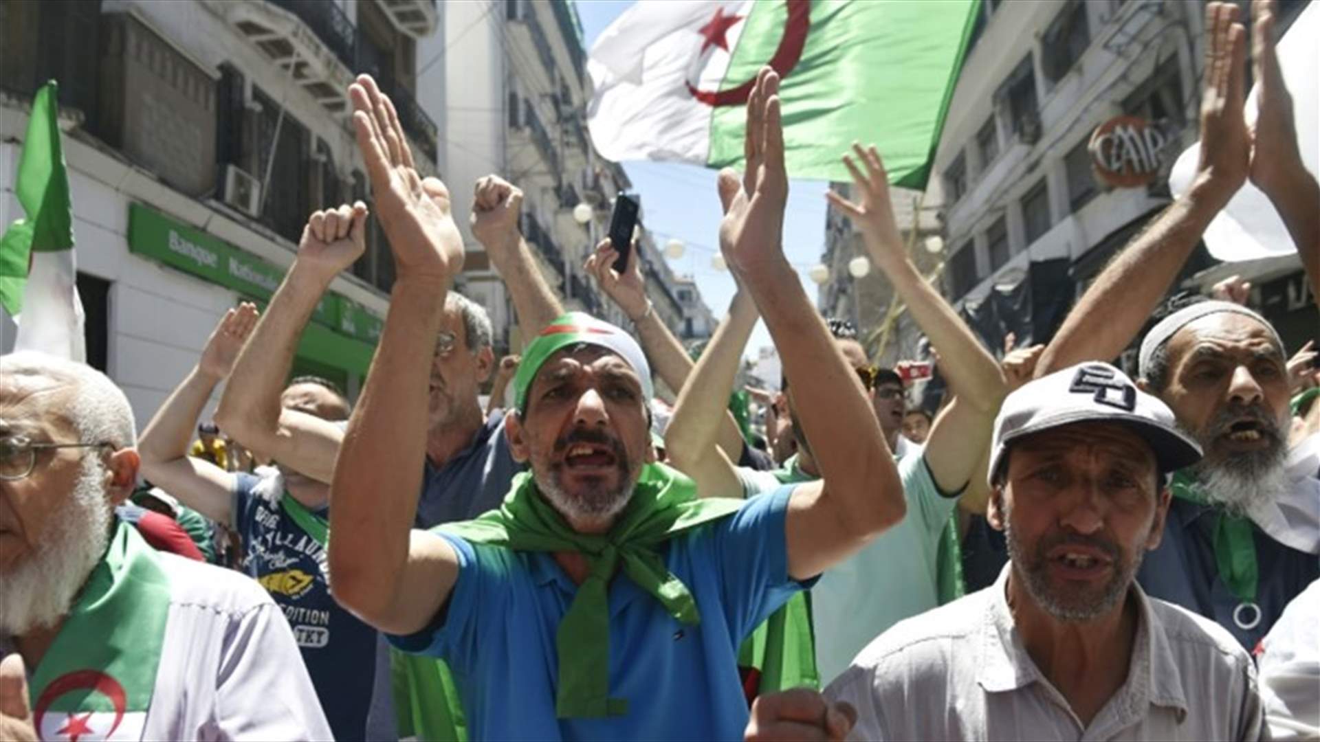 توقيف أحد وجوه حرب الاستقلال في الجزائر