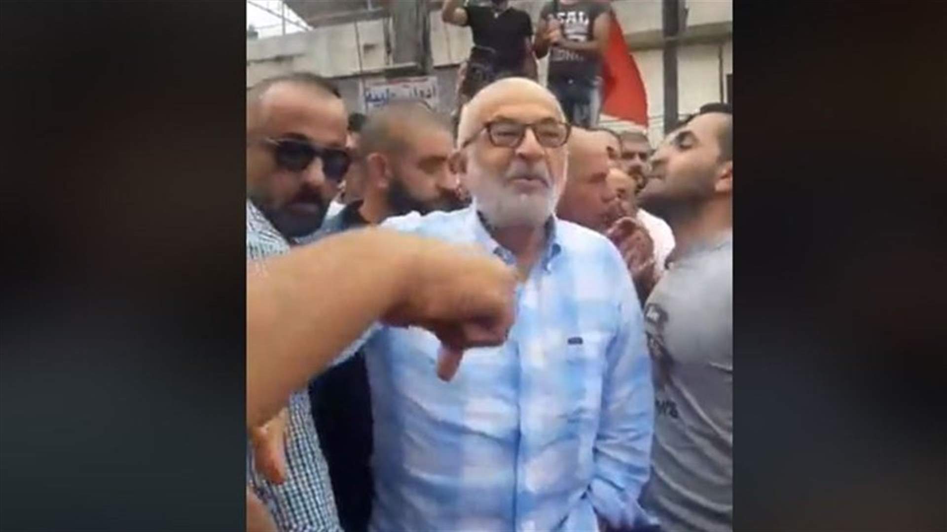 Minister Chouhayeb exerts efforts to reopen roads blocked by PSP supporters in protest against Bassil’s visit