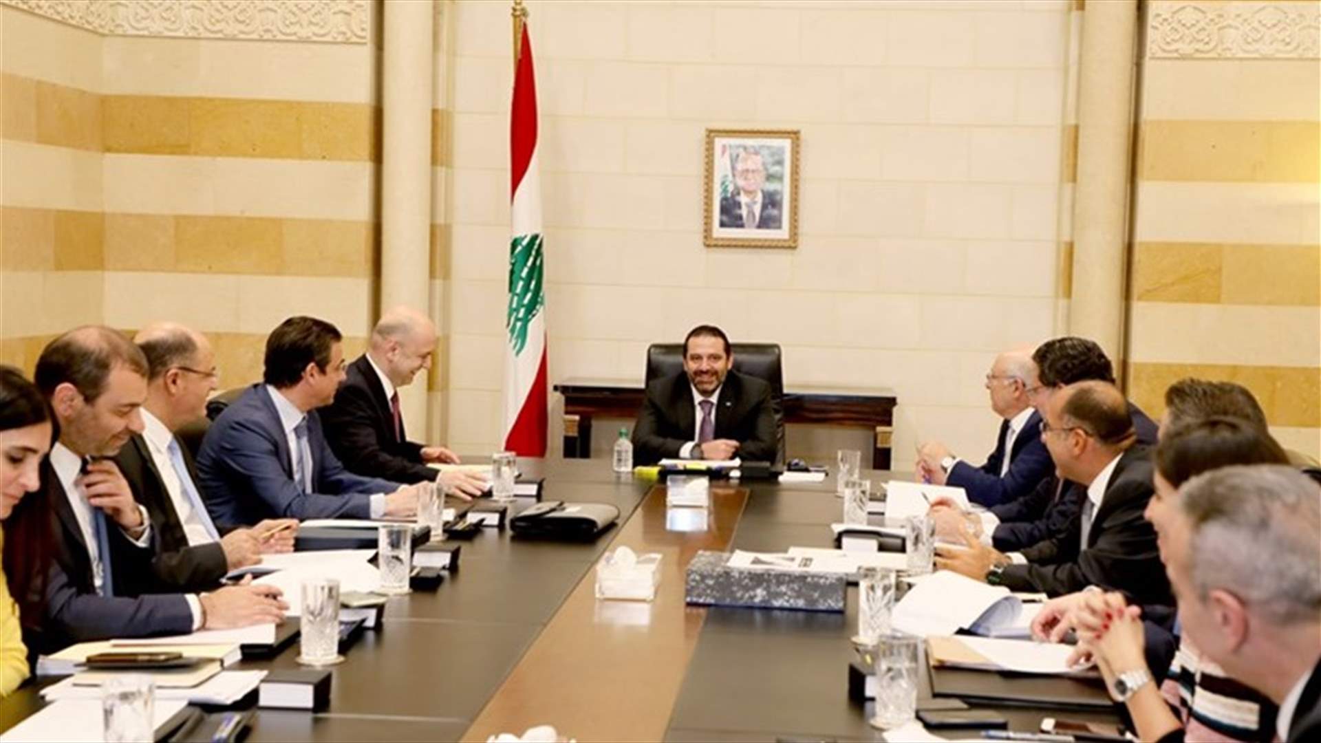 الحريري ترأس اجتماع لجنة دراسة دفتر الشروط الخاص لمشروع عقد ادارة الهاتف الخليوي