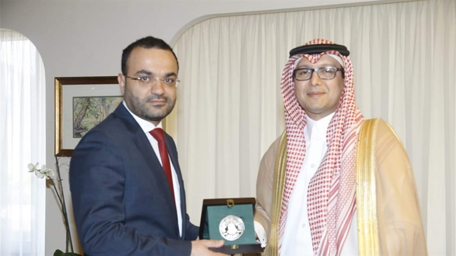 Minister Daoud meets with Saudi ambassador, discusses Lebanese-Saudi ties