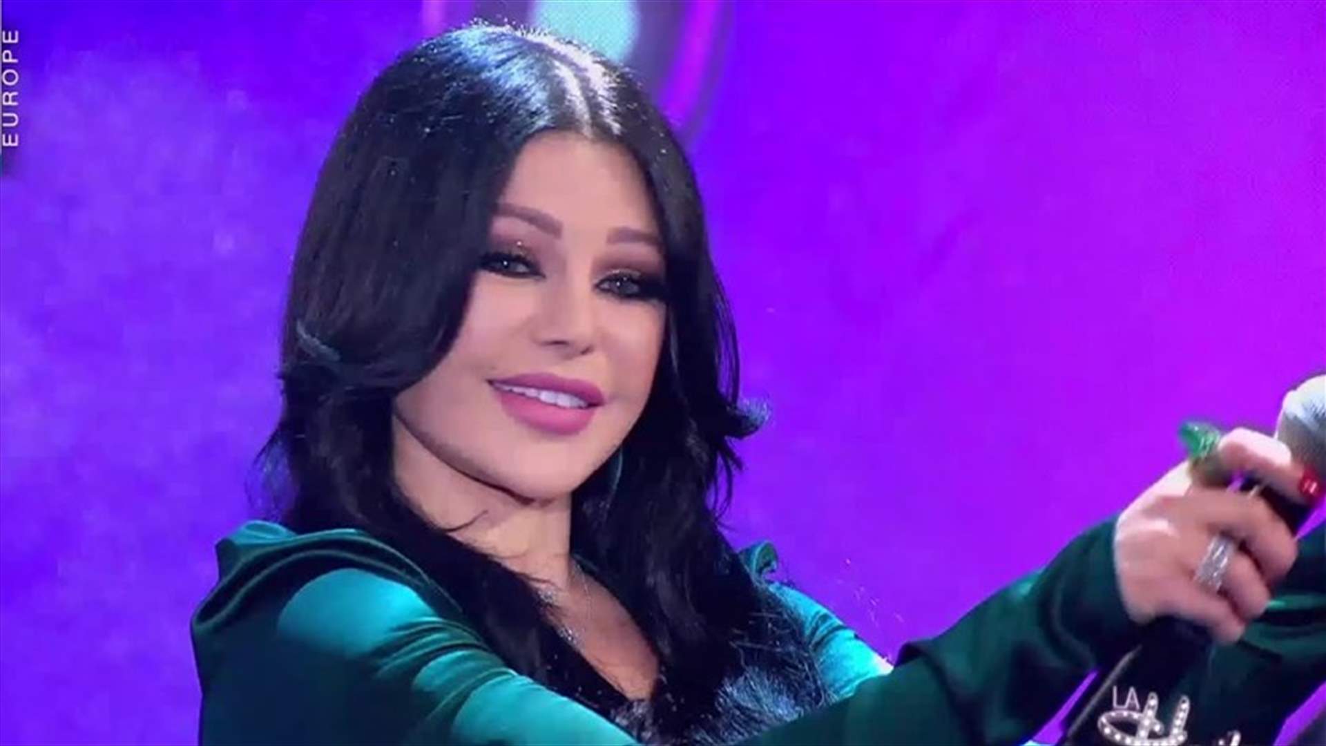 هيفاء وهبي ترتدي ساعة اليد في رجلها فحصل ما لم يكن بالحسبان