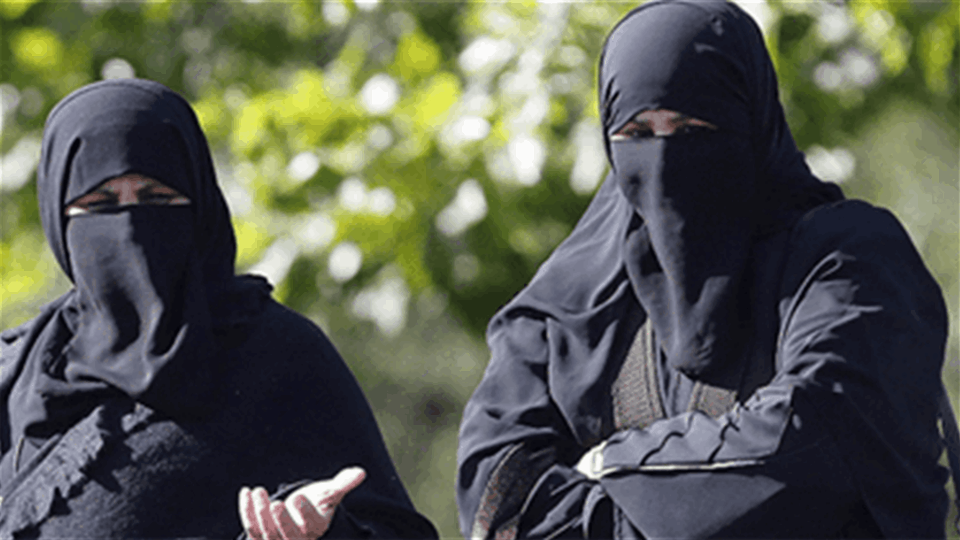 Tunisian PM bans wearing of niqab in public institutions
