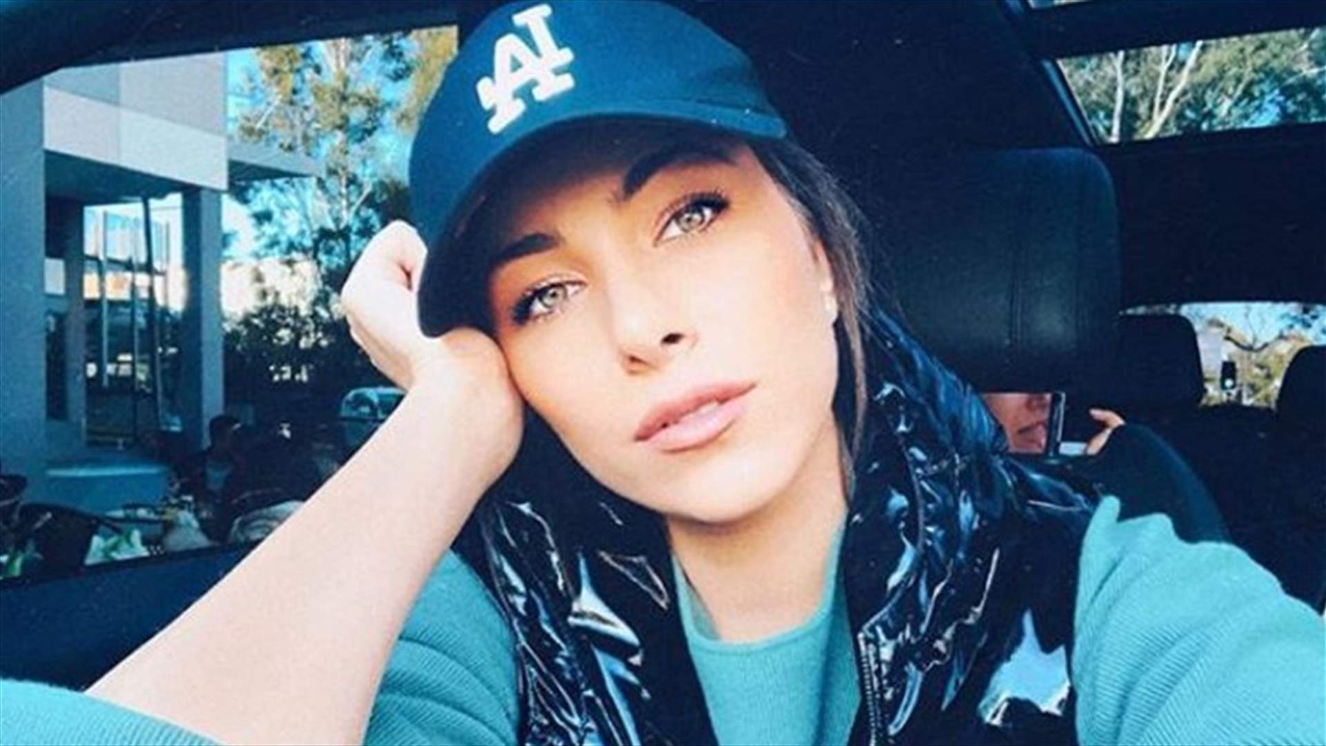 دانييلا رحمة مع والدتها في صورة جديدة.. لا شبه بينهما!