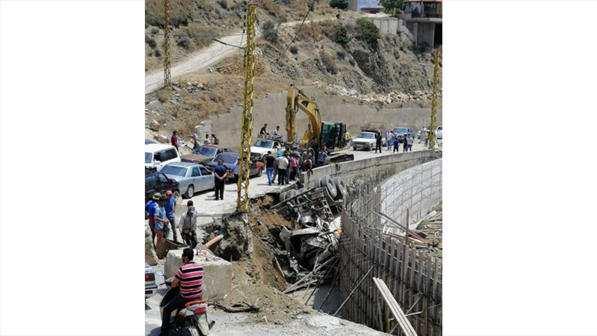 قتيل بانحراف شاحنة على طريق الصدقة بيت ايوب في عكار