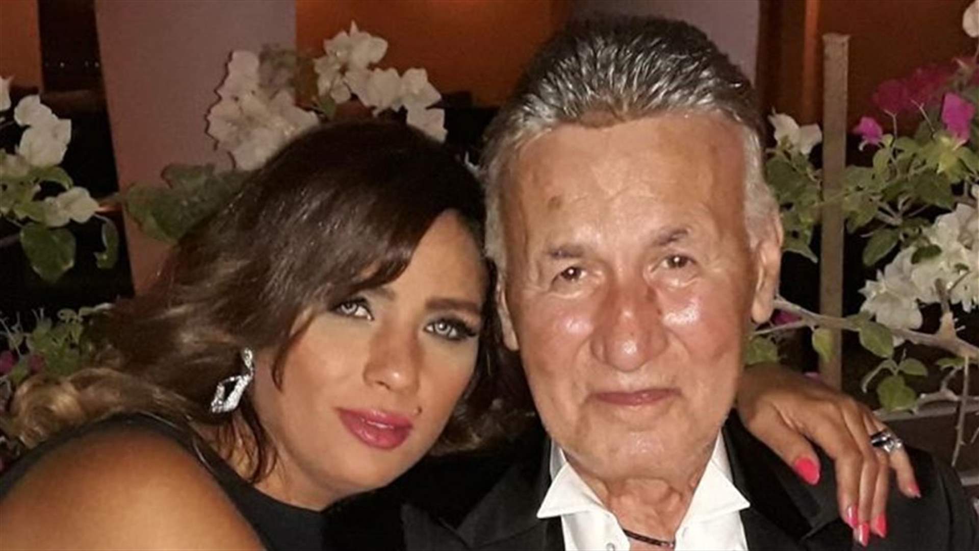 أول تعليق من زوجة عزت أبو عوف بعد وفاته