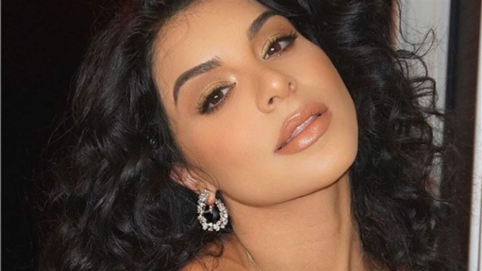 ريما فقيه تستعرض حملها بالبيكيني (صورة)