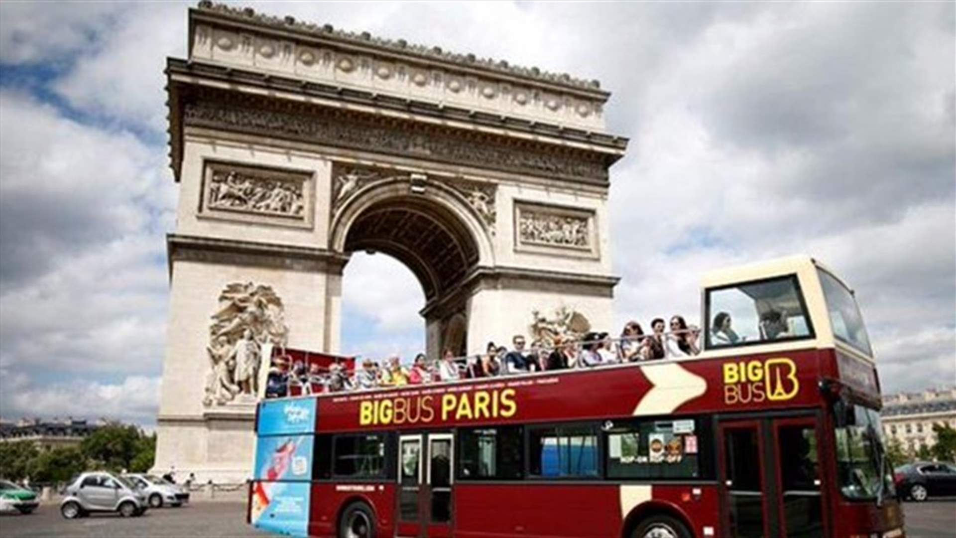 Paris says tourist buses no longer welcome in city center