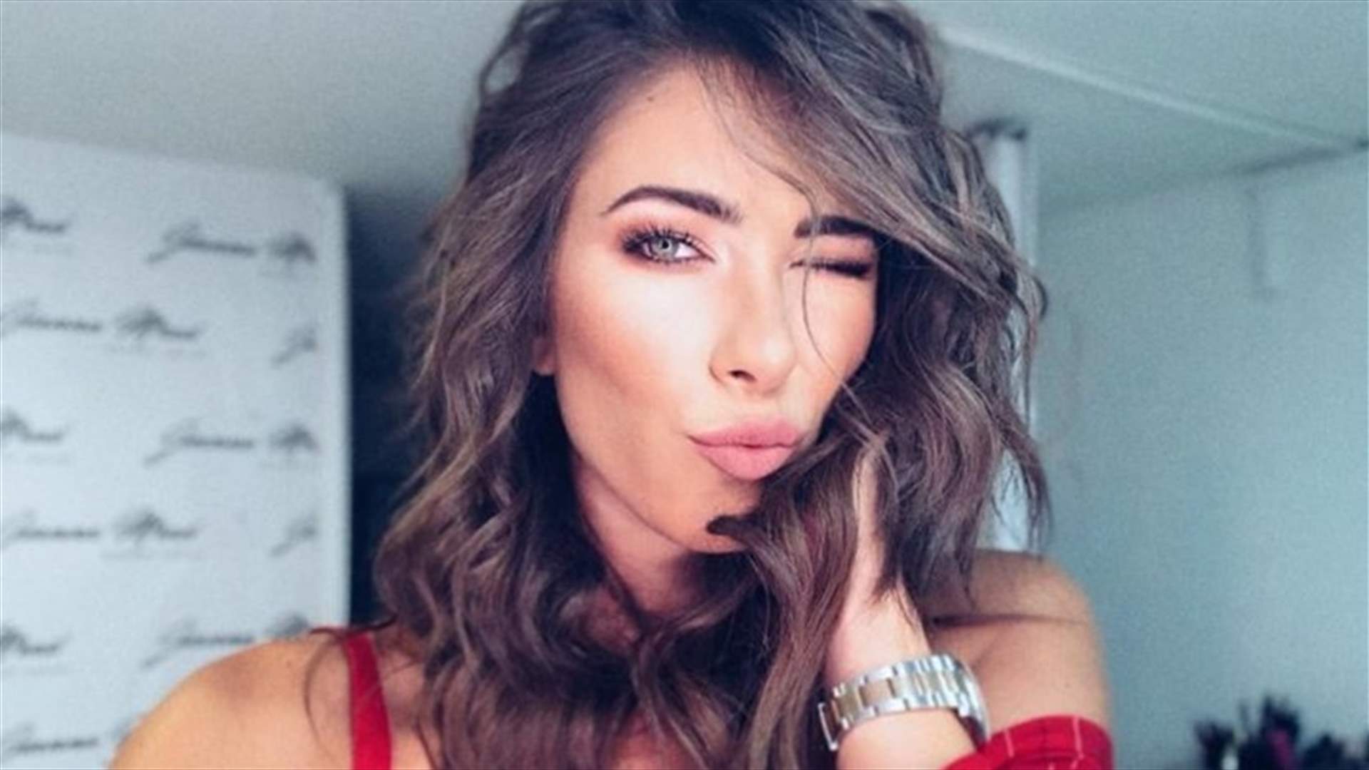 دانييلا رحمة تغني وتستمتع بوقتها مع ابنة شقيقتها (فيديو)