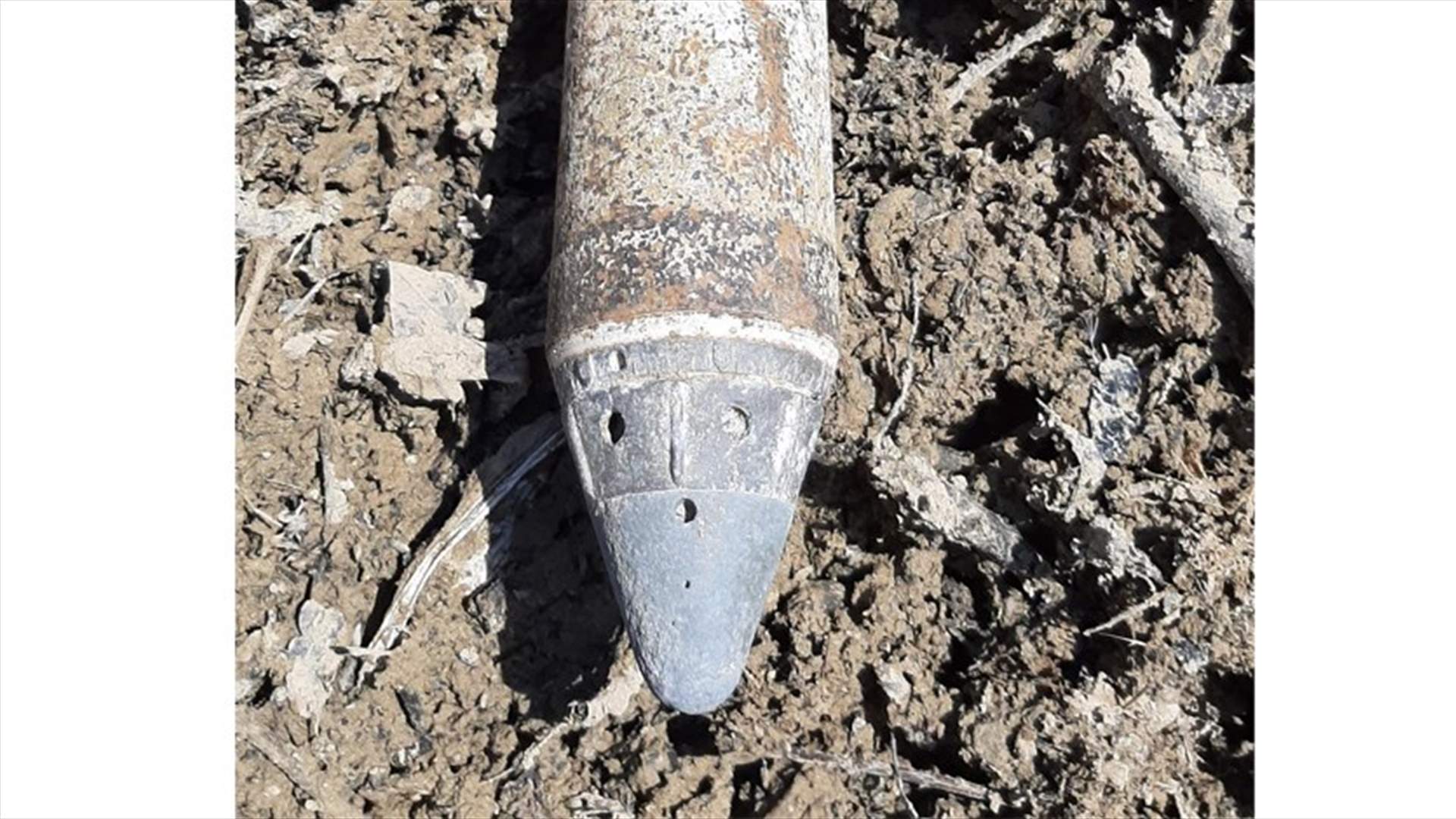 العثور على قذيفة من مخلفات الحرب في مجرى بحيرة أنان