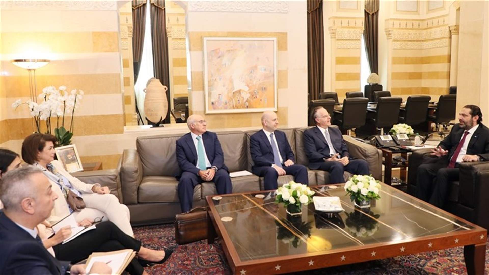 PM Hariri meets LF delegation at Grand Serail