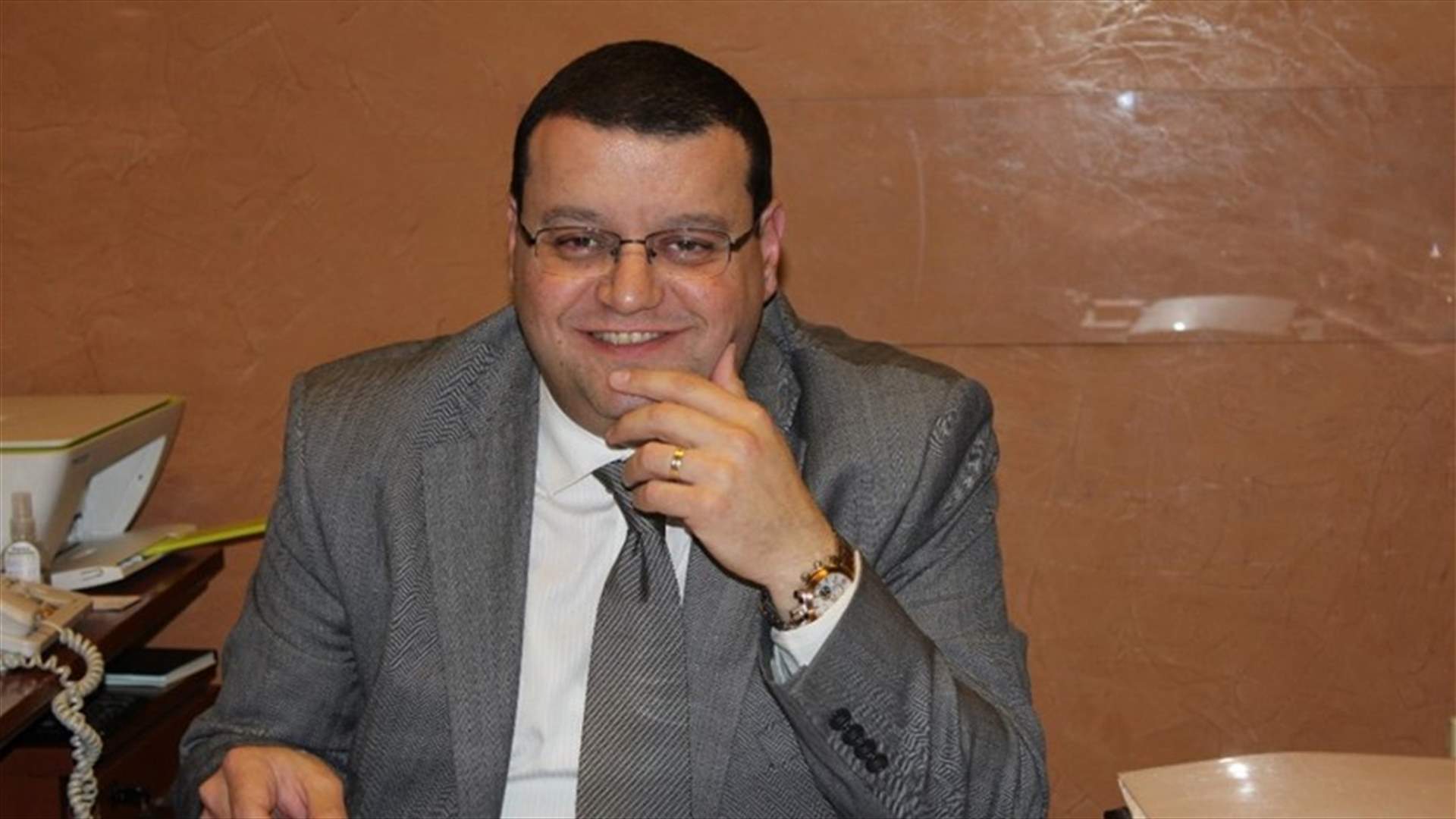 رامي الريّس: &quot;البكائيات&quot; متروكة لمن يعيشون في الماضي ويعتاشون من فتاته