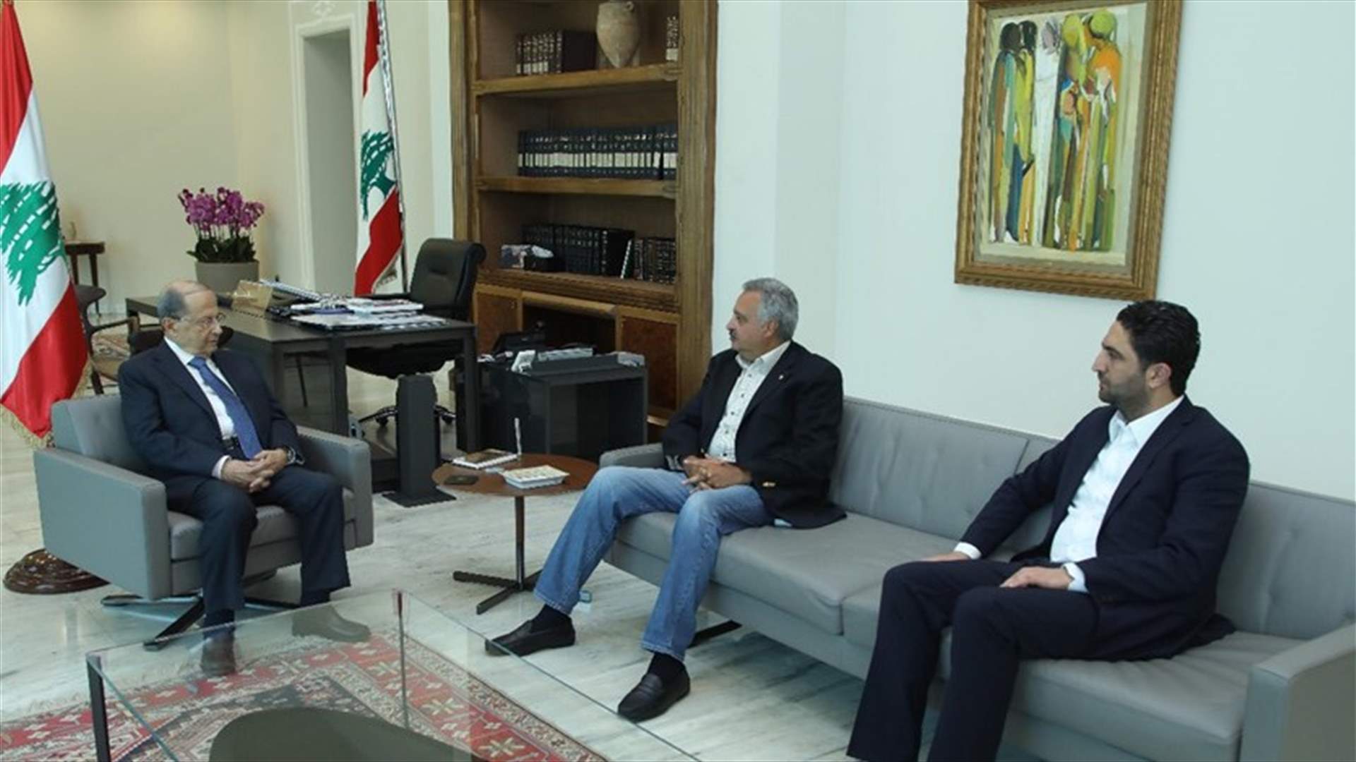 الرئيس عون بحث مع ارسلان والغريب في المعالجات الجارية لحادثة قبرشمون