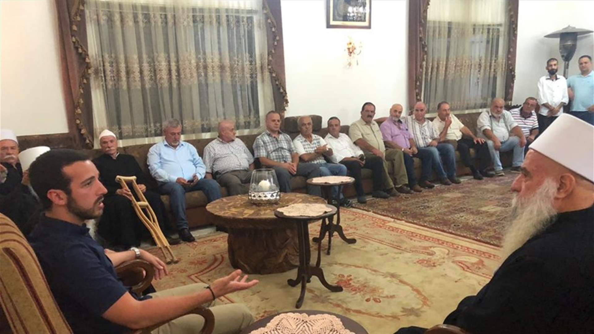 مجيد أرسلان زار الشيخ نصر الدين الغريب والوزير الغريب وجريحي اشكال البساتين (صور)