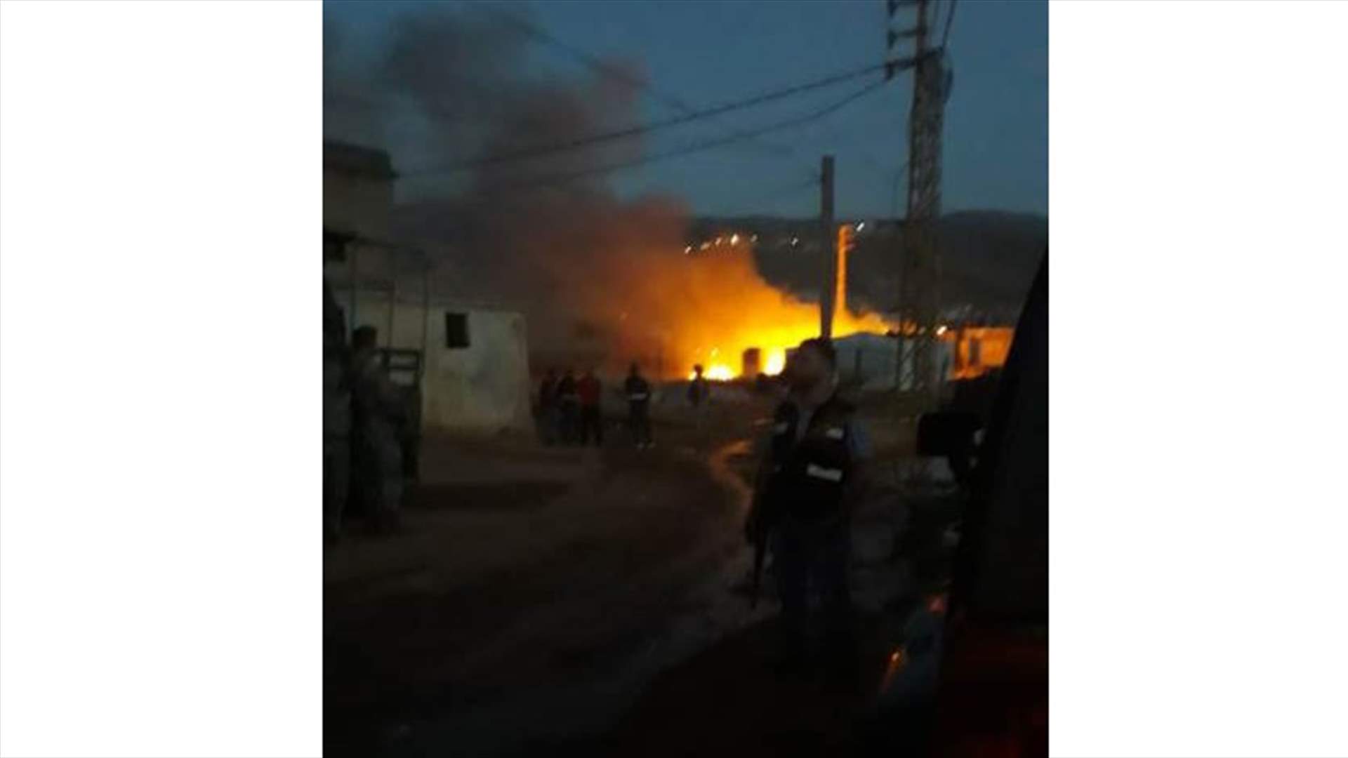 إحراق 3 خيم للنازحين السوريين اثر اشكال مع عرب مجنسين