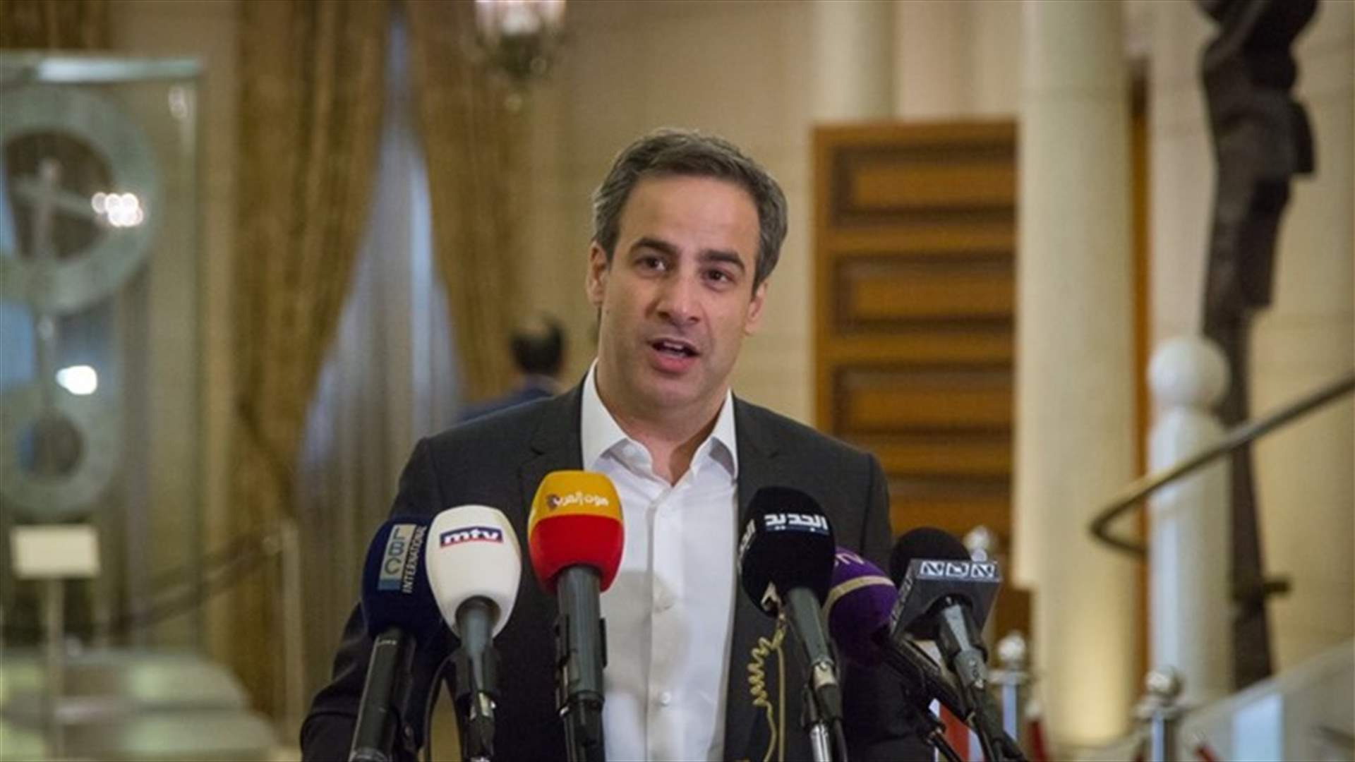 معوض: أناقش لأنني أرفض أن أبصم وأصوت مع الموازنة لأن إسقاطها إسقاط للبلد