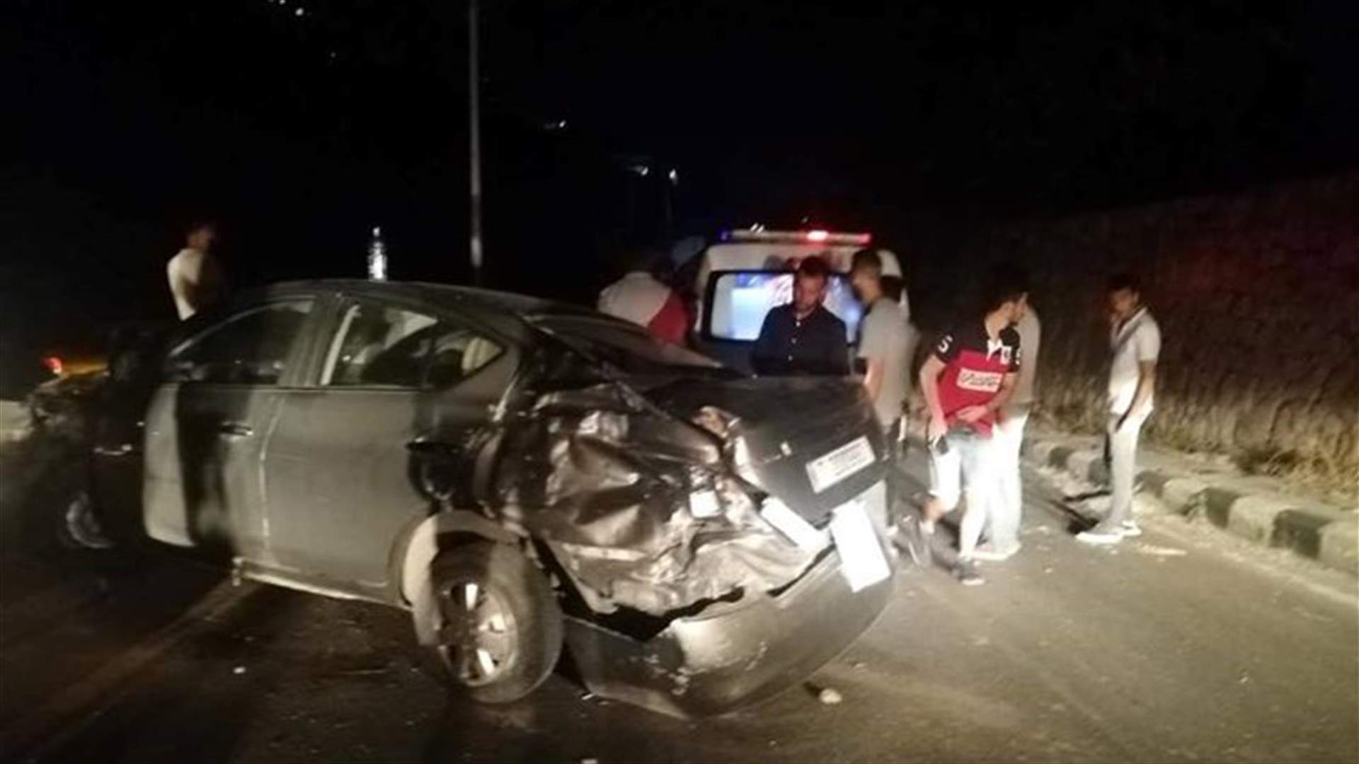 جريح إثر اصطدام سيارة بحافة الطريق في بخعون ـ الضنية