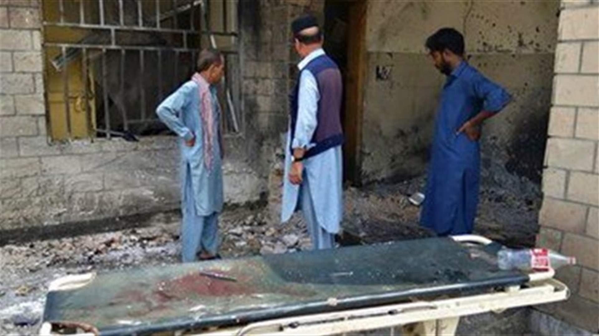 Female suicide bomber kills eight in northwest Pakistan