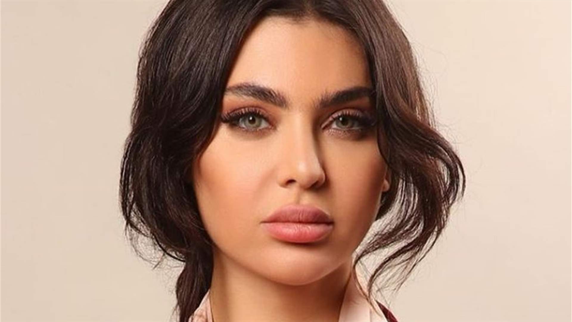 قمر في جلسة تصوير بالبيكيني: &quot;فتاة مُشتعلة&quot; (صور)