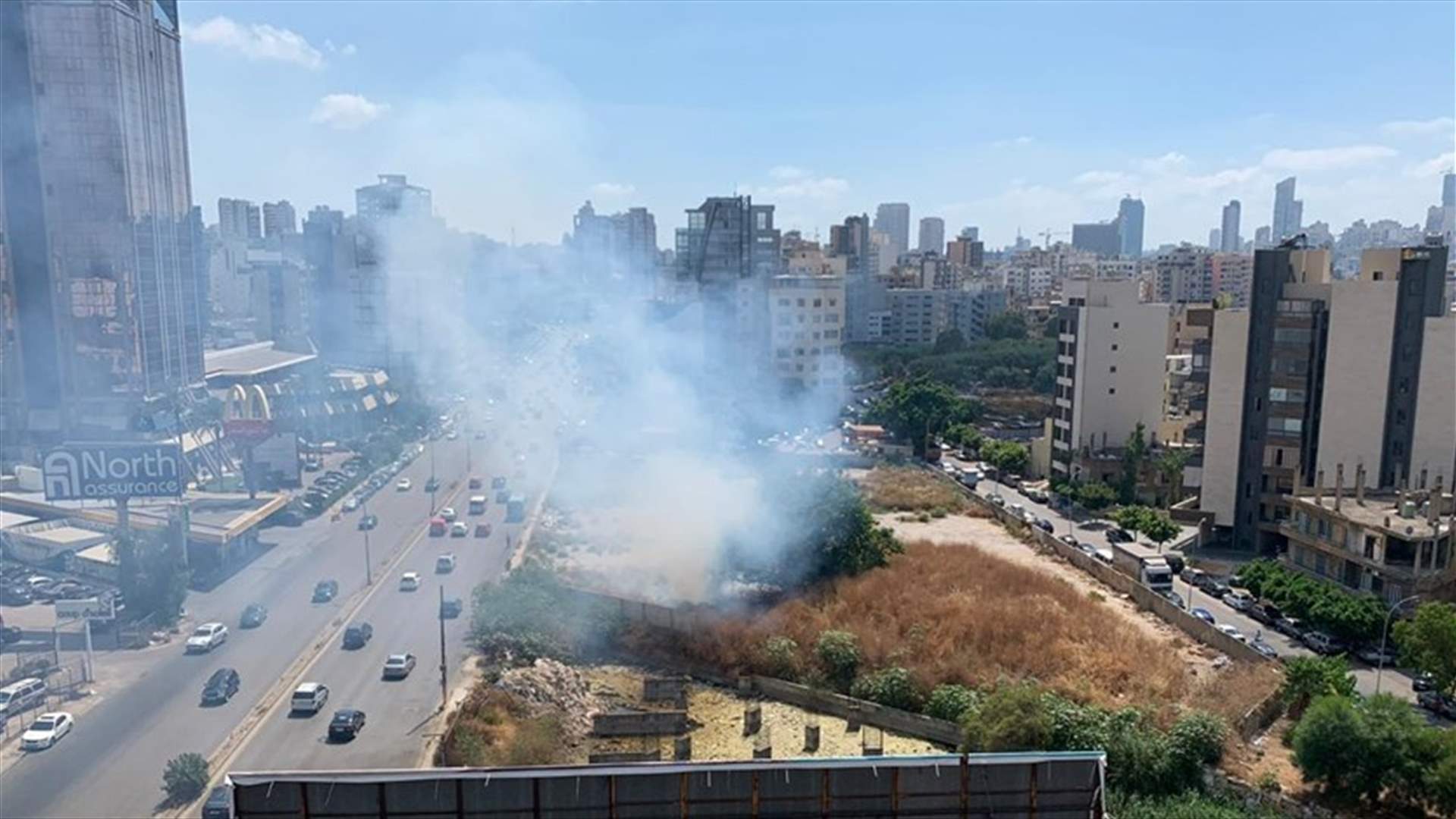 حريق بمحازاة اوتوستراد سن الفيل
