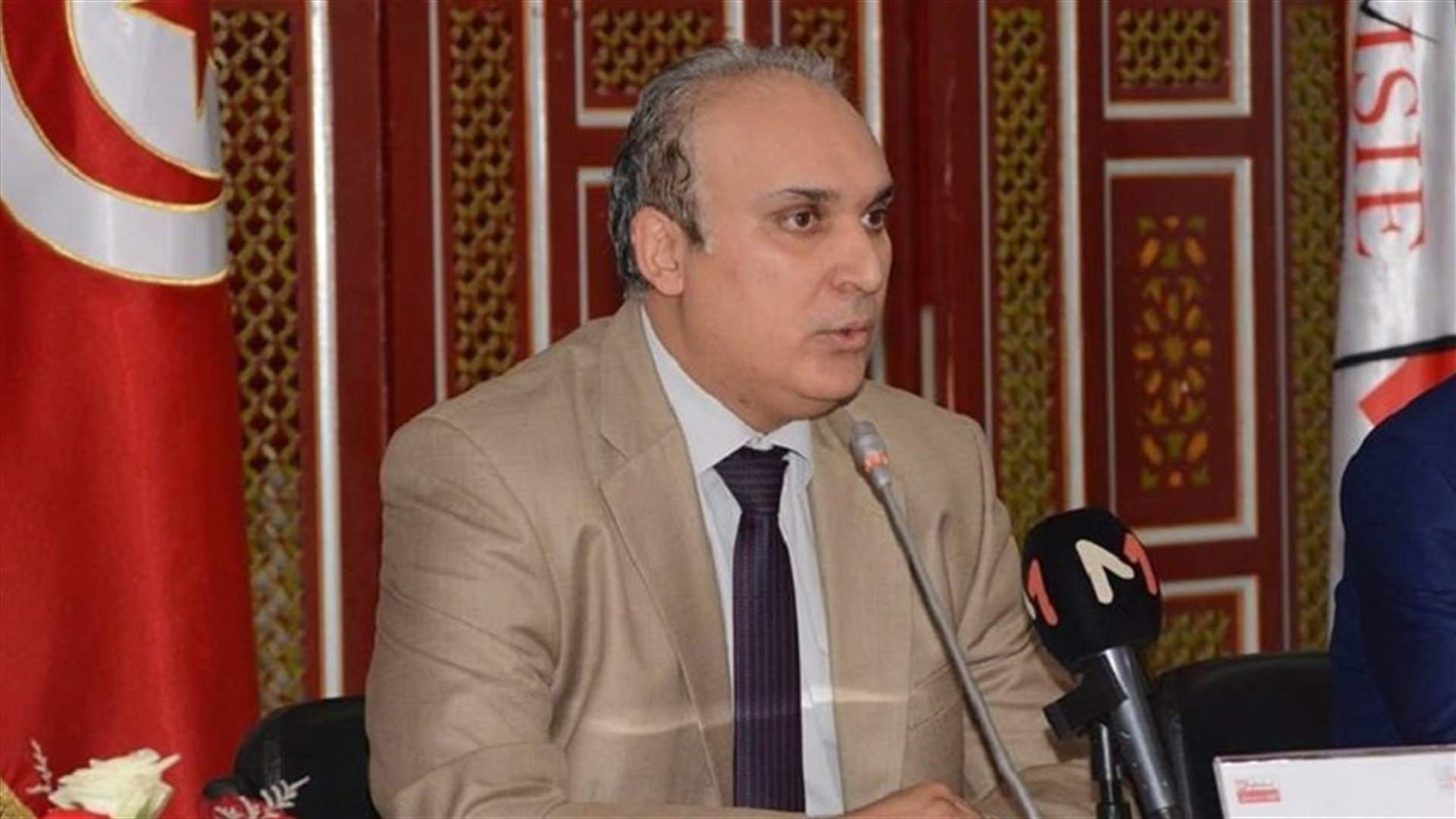 رئيس هيئة الانتخابات في تونس يعلن تقديم موعد انتخابات الرئاسة