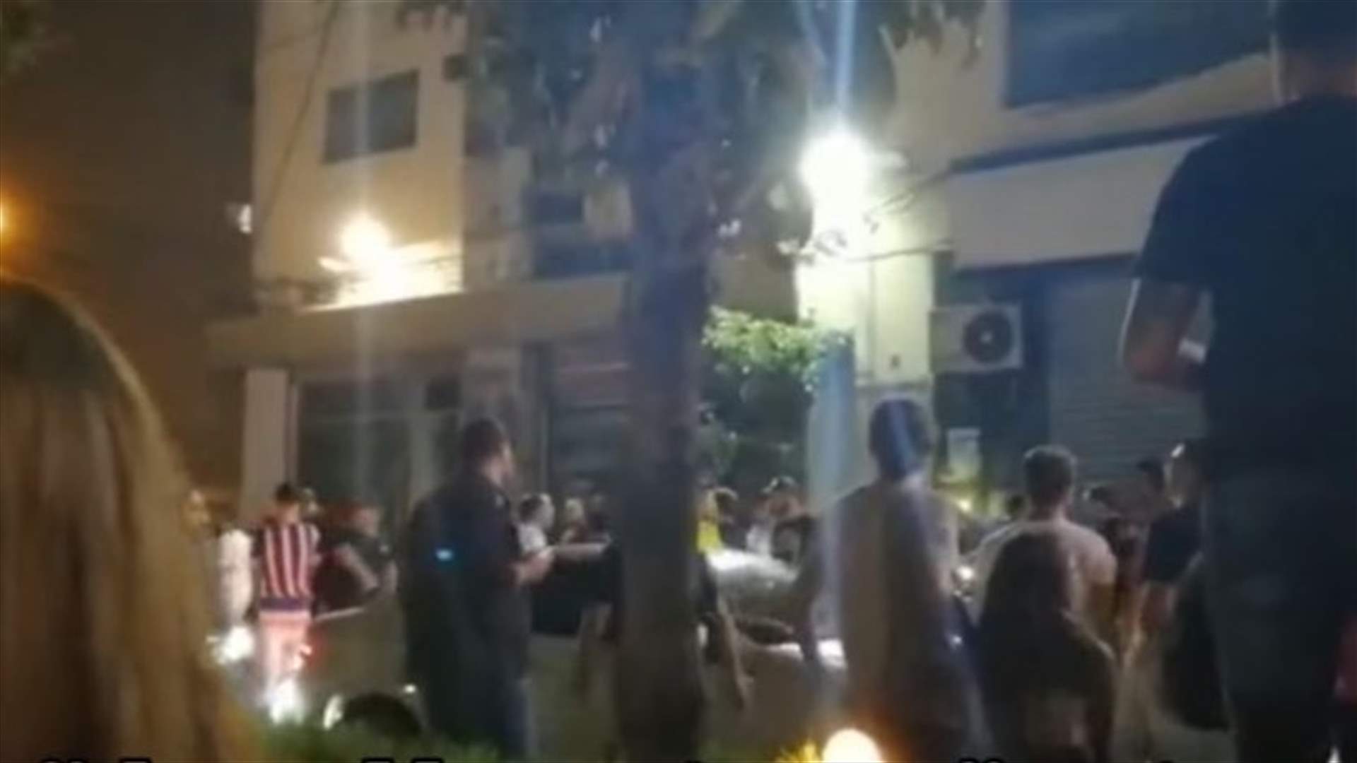 فيديو يلخص الحال اليومية التي يعانيها بعض مناطق الدورة... اشكالات أمام الملاهي الليلية