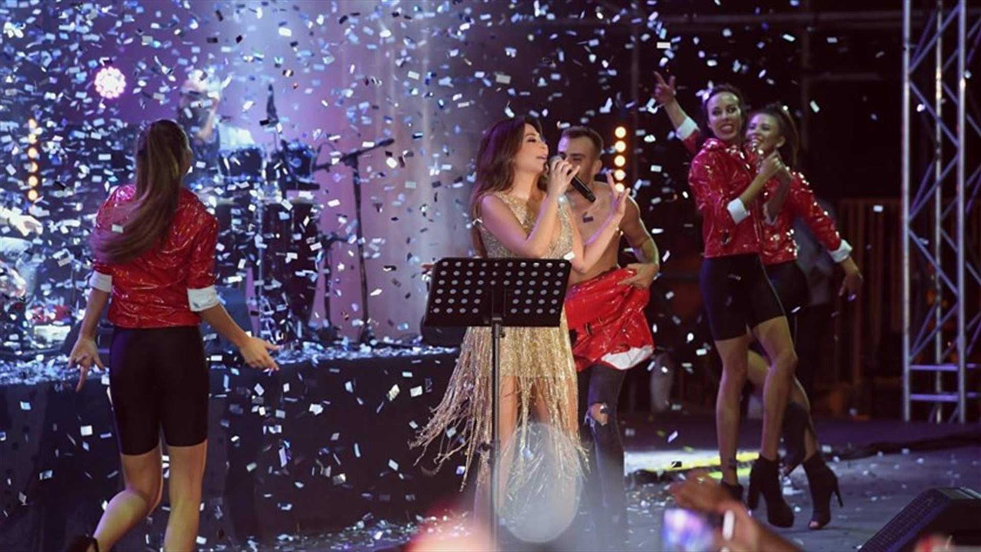 خلطة إليسا السحرية في أعياد بيروت.. جرعة سعادة مطعّمة بـ "شوية نكد"