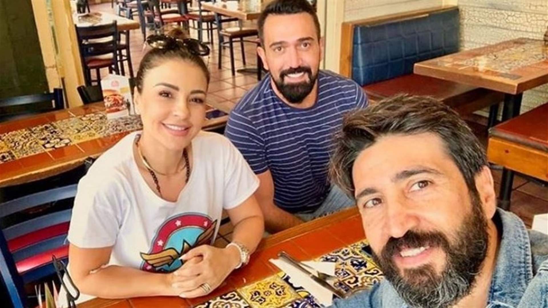 طارق سويد يكشف عن مرضه بصورة مع ماغي بوغصن ووسام صباغ... "خبينا وجعنا"