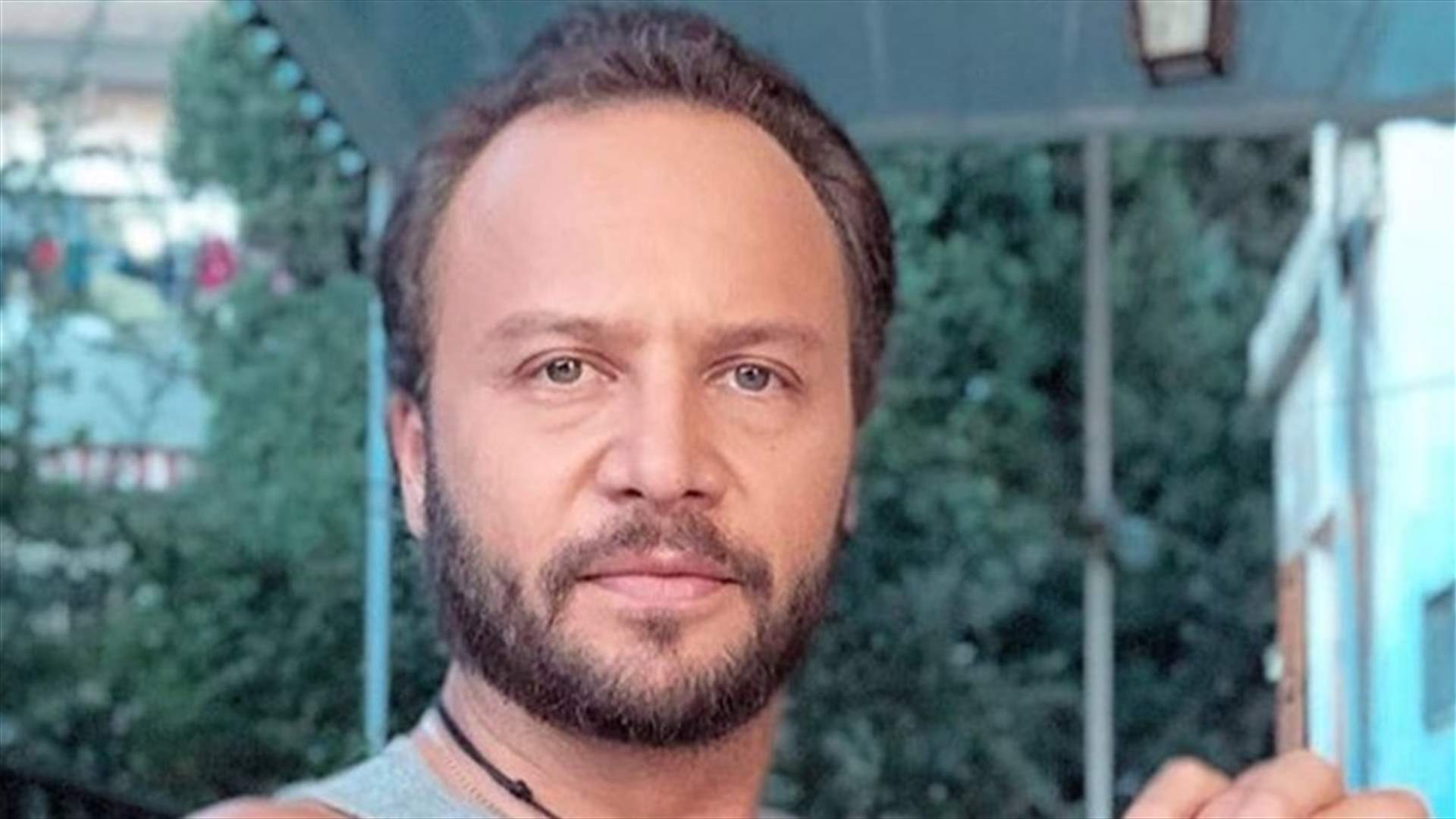مكسيم خليل يطلق "تحدّي الثلاث دقائق" ويُبكي الجمهور